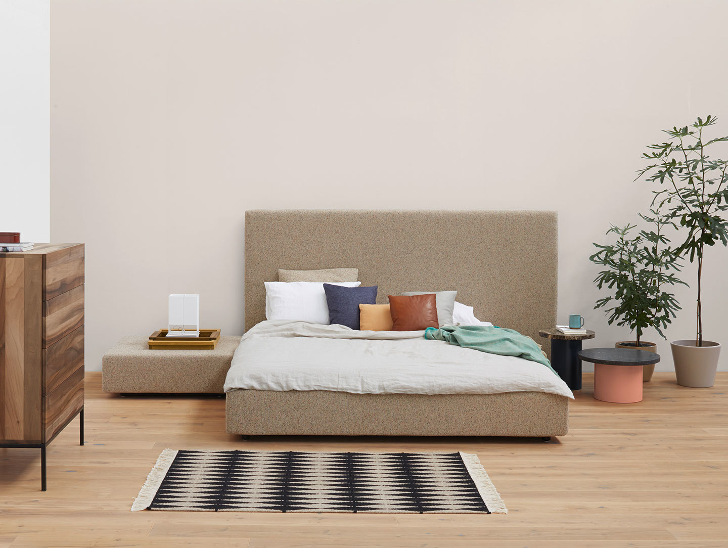 E15 Pardis Bed 1 Philipp Mainzer