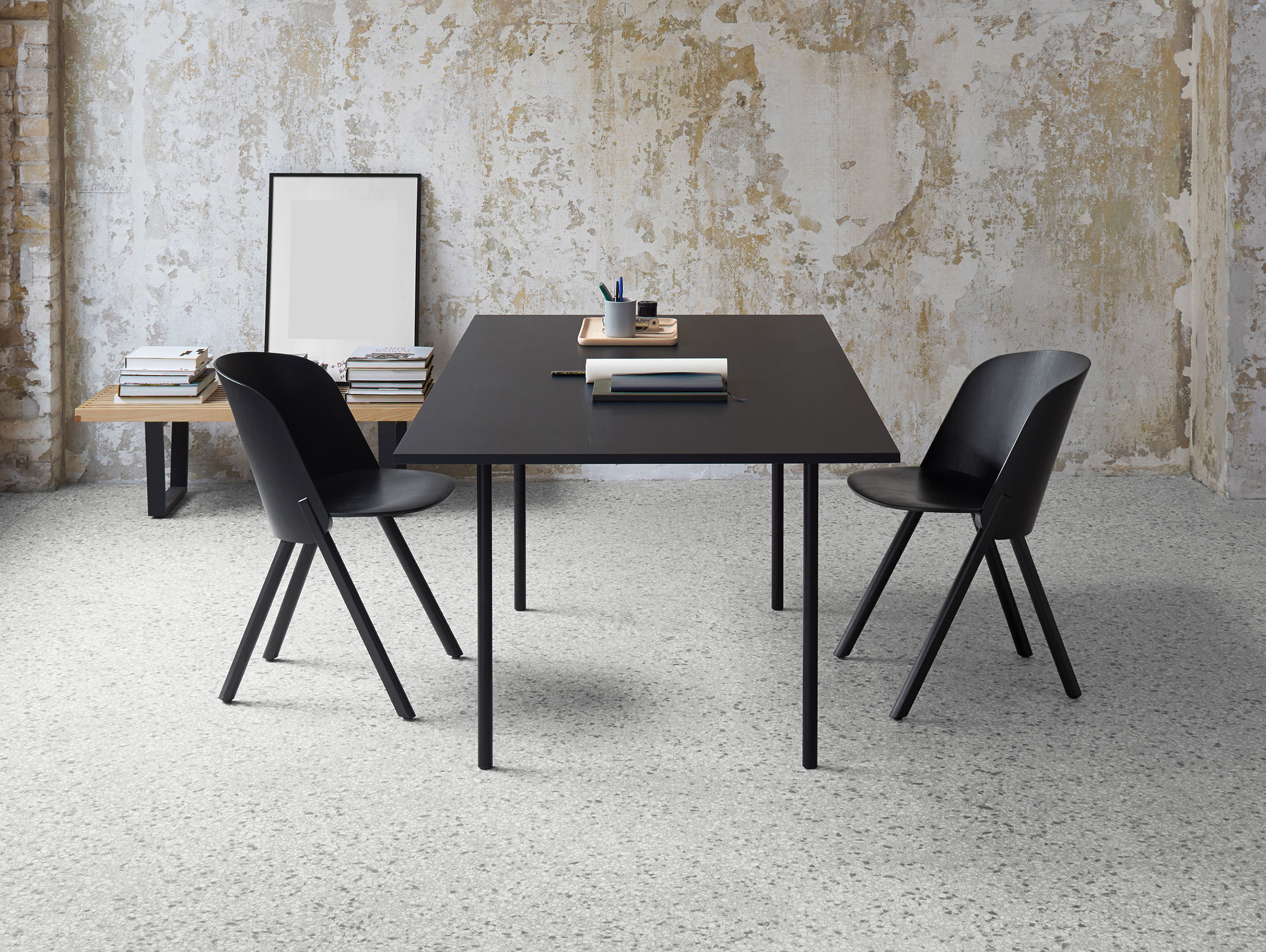 E15 Anton Table Black Houdini Philipp Mainzer