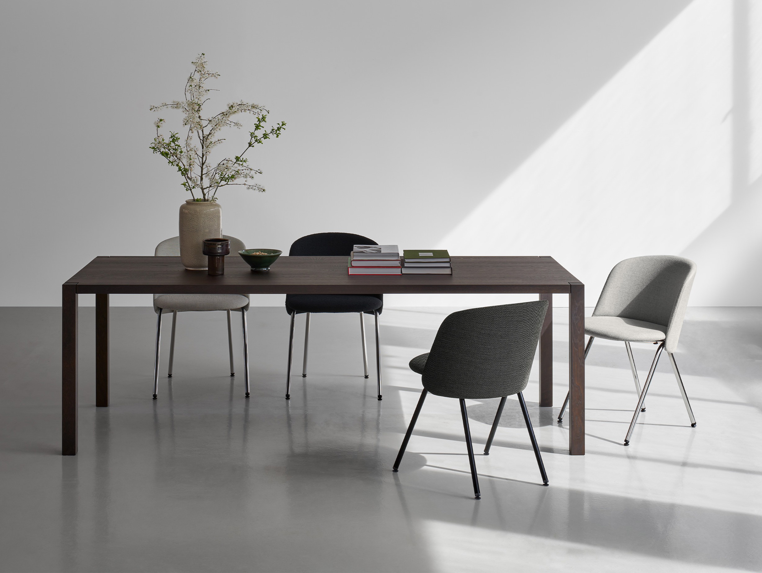 E15 furniture stefan diez either side chair lifestyle