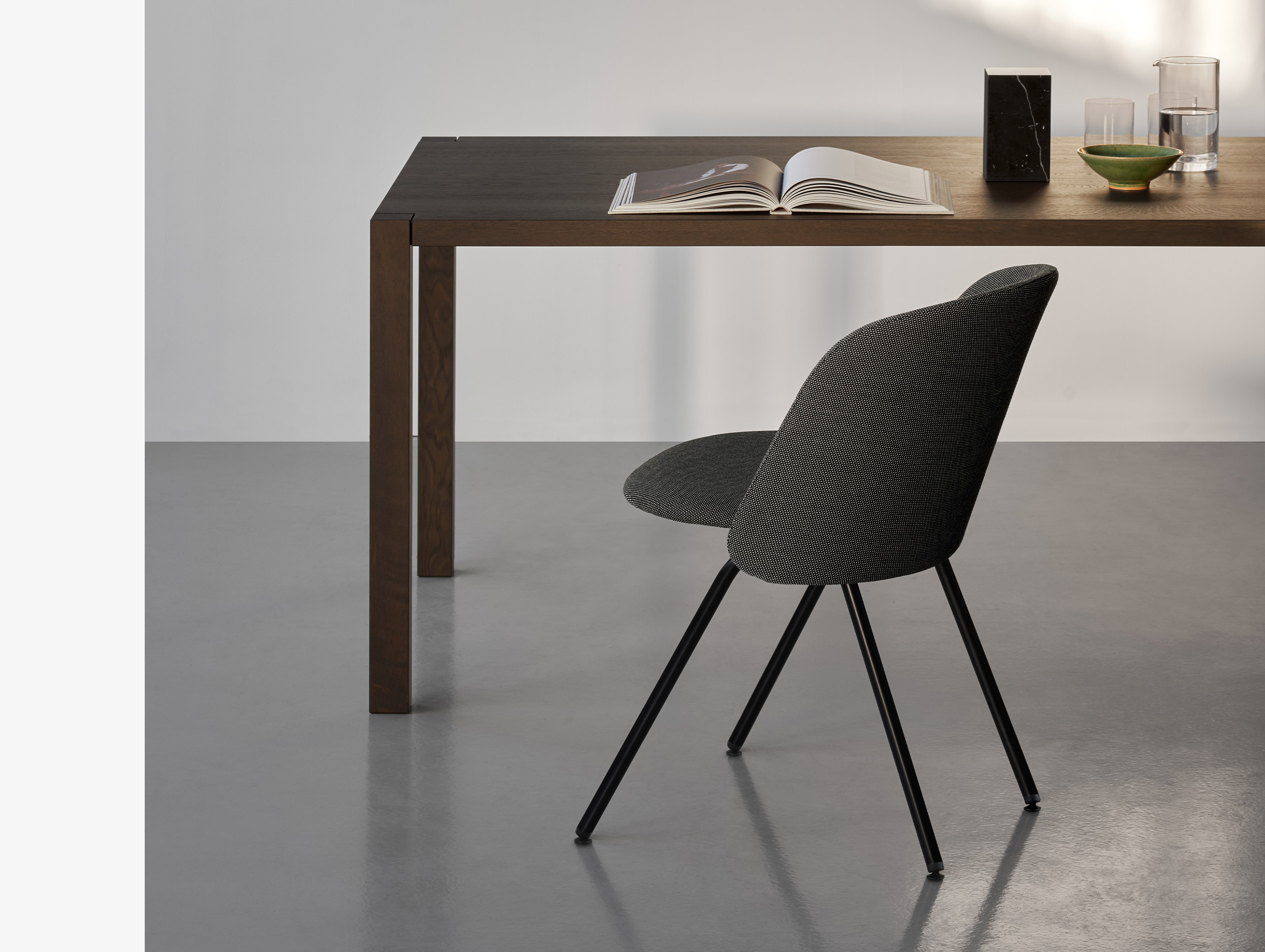 E15 furniture stefan diez either side chair lifestyle2