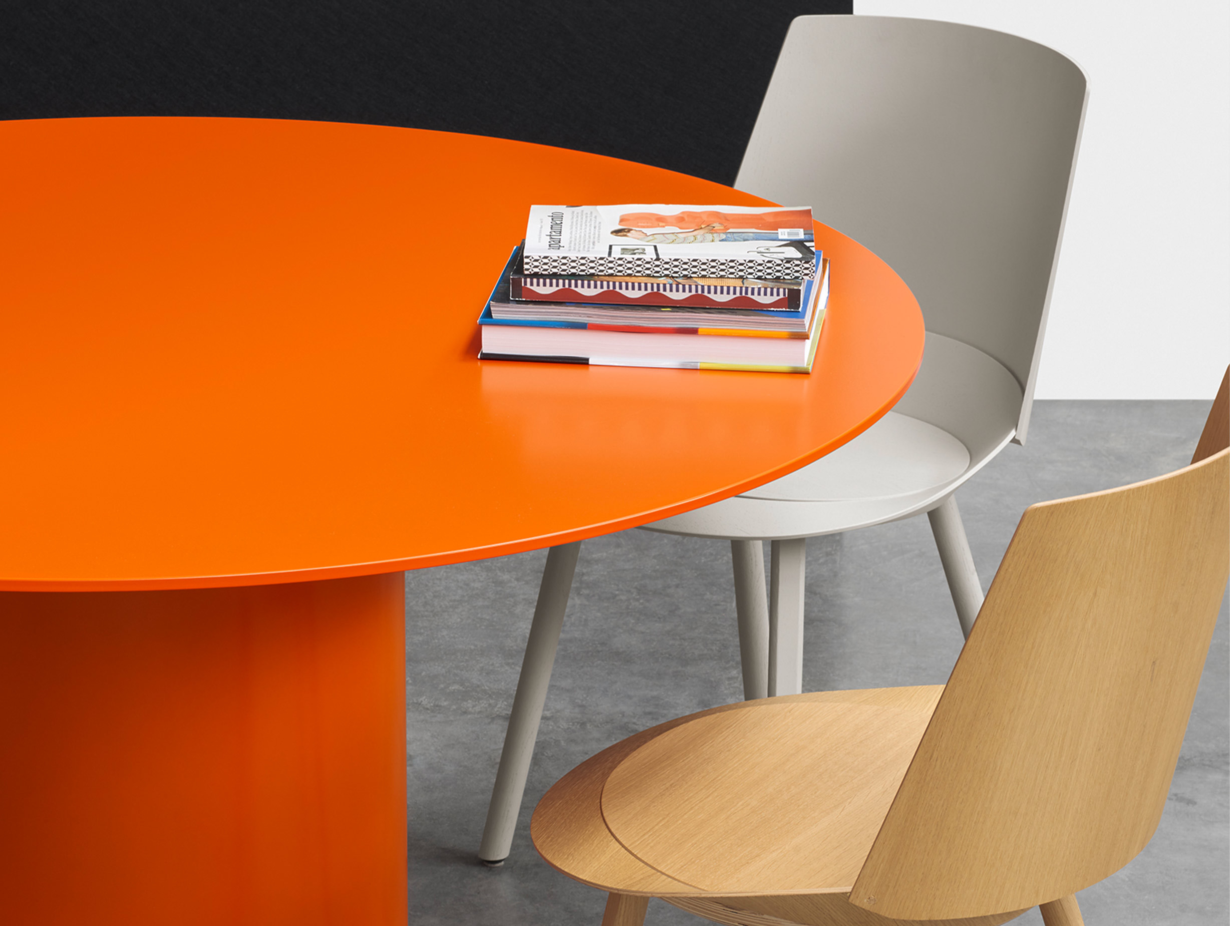 E15 hiroki dining table lifestyle