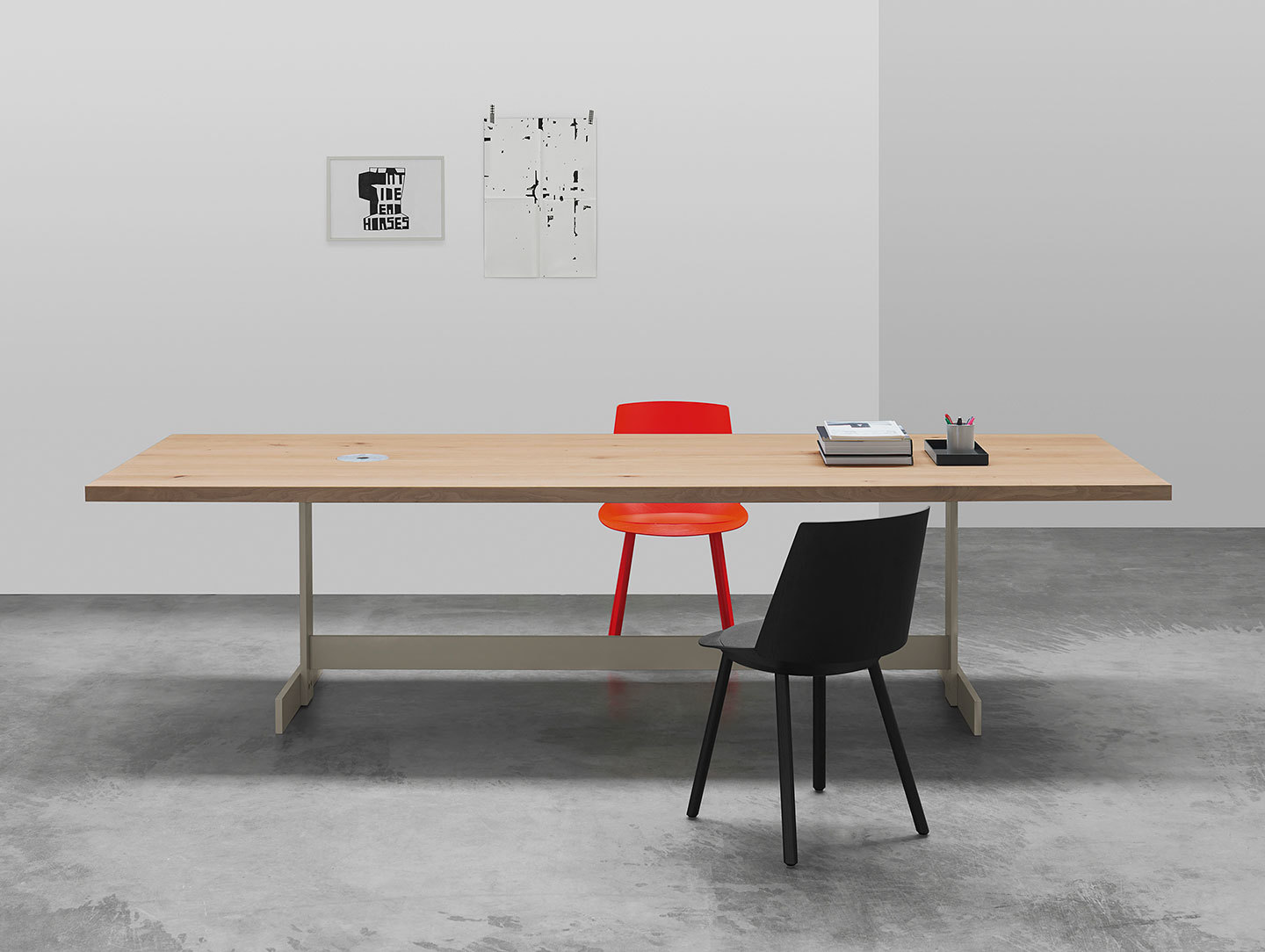 E15 Kazimir Table Oak Grey Philipp Mainzer