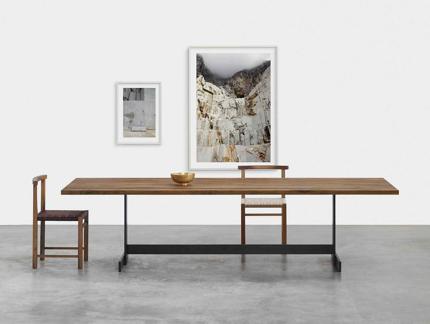 E15 Kazimir Table Oak Jet Black Philipp Mainzer