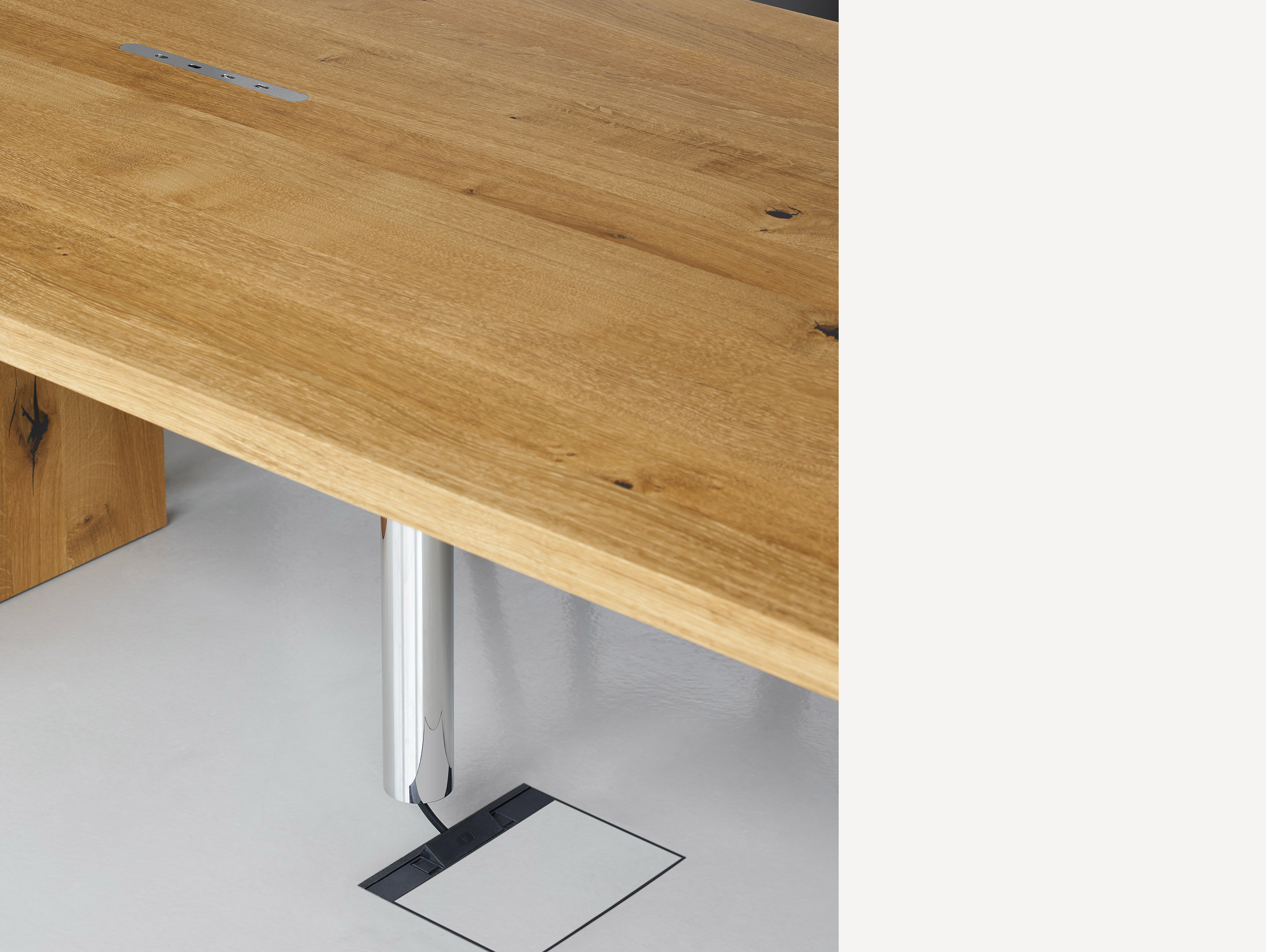 E15 philipp mainzer ashida table cable management