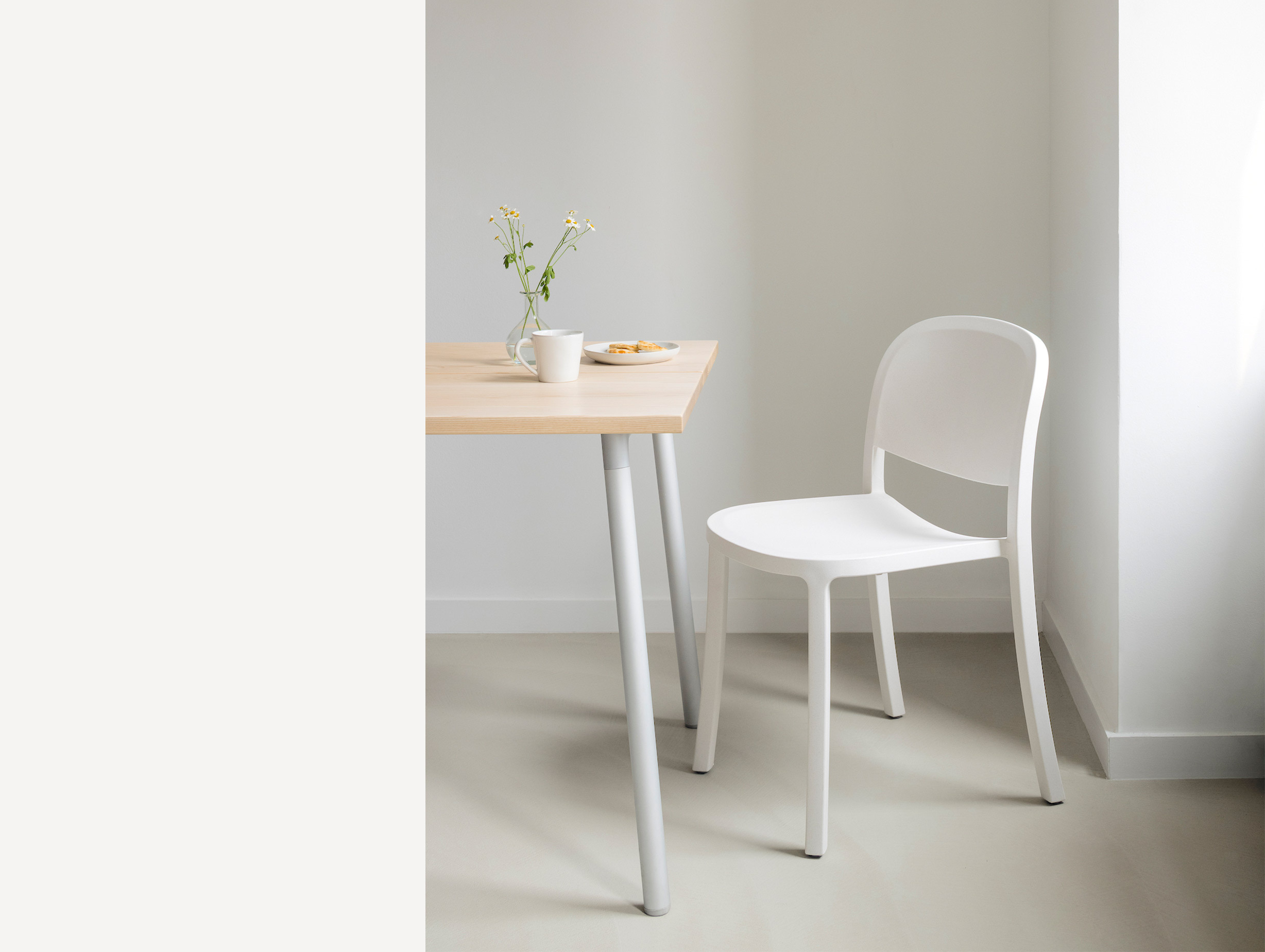 Emeco jasper morrison 1 inch reclaimed chair lifestyle2