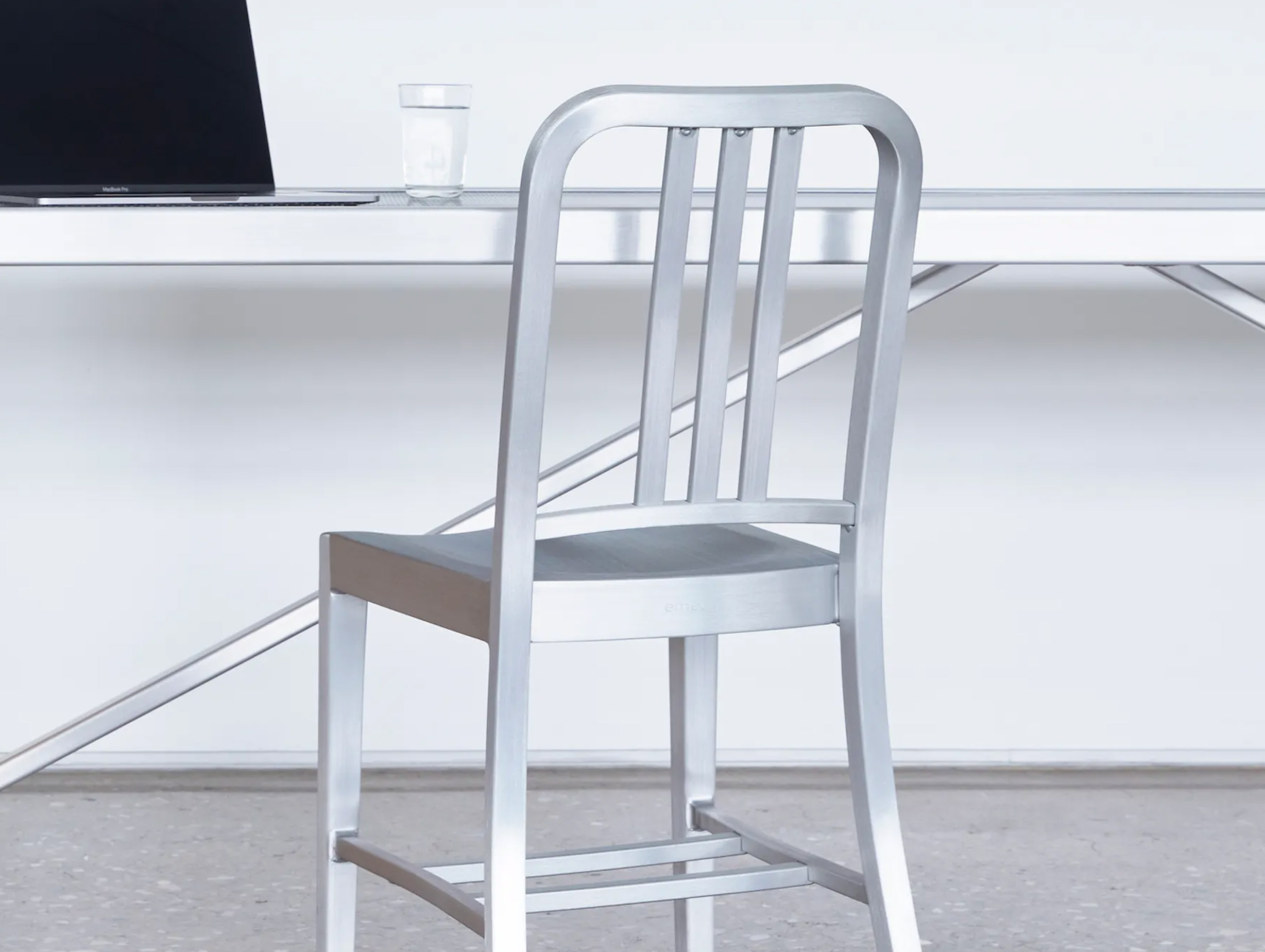 Emeco navy chair 1006 brushed aluminium lifestyle5