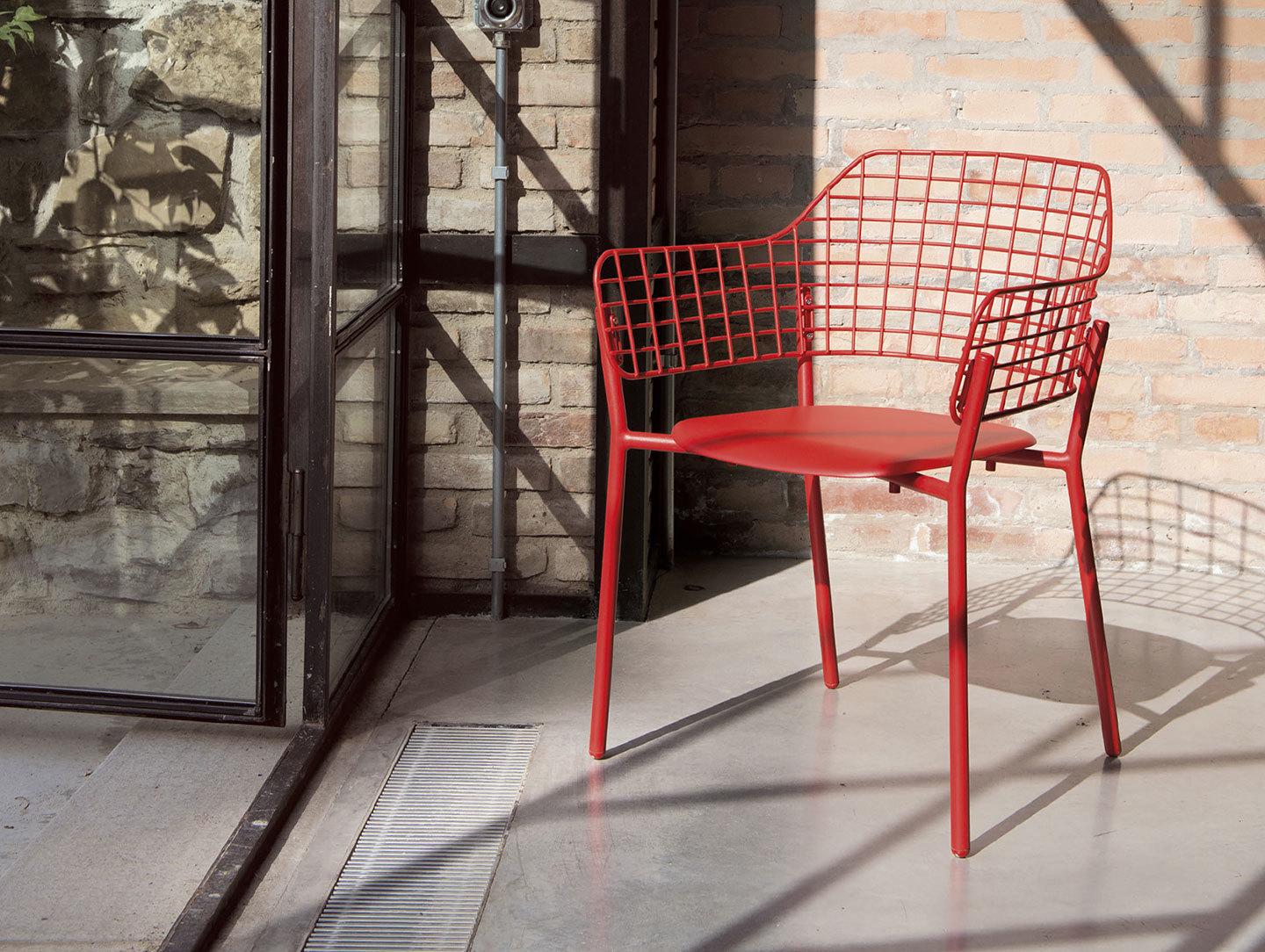 Emu Lyze Outdoor Armchair Red