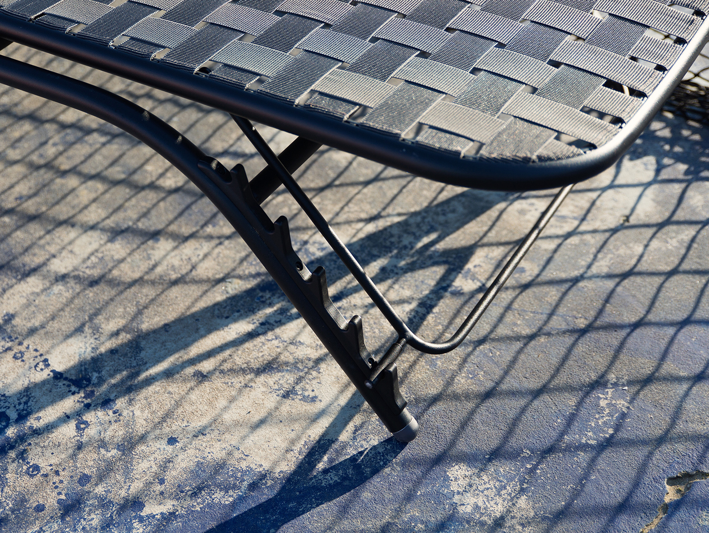 Emu Yard Sunbed Leg Detail Stefan Diez