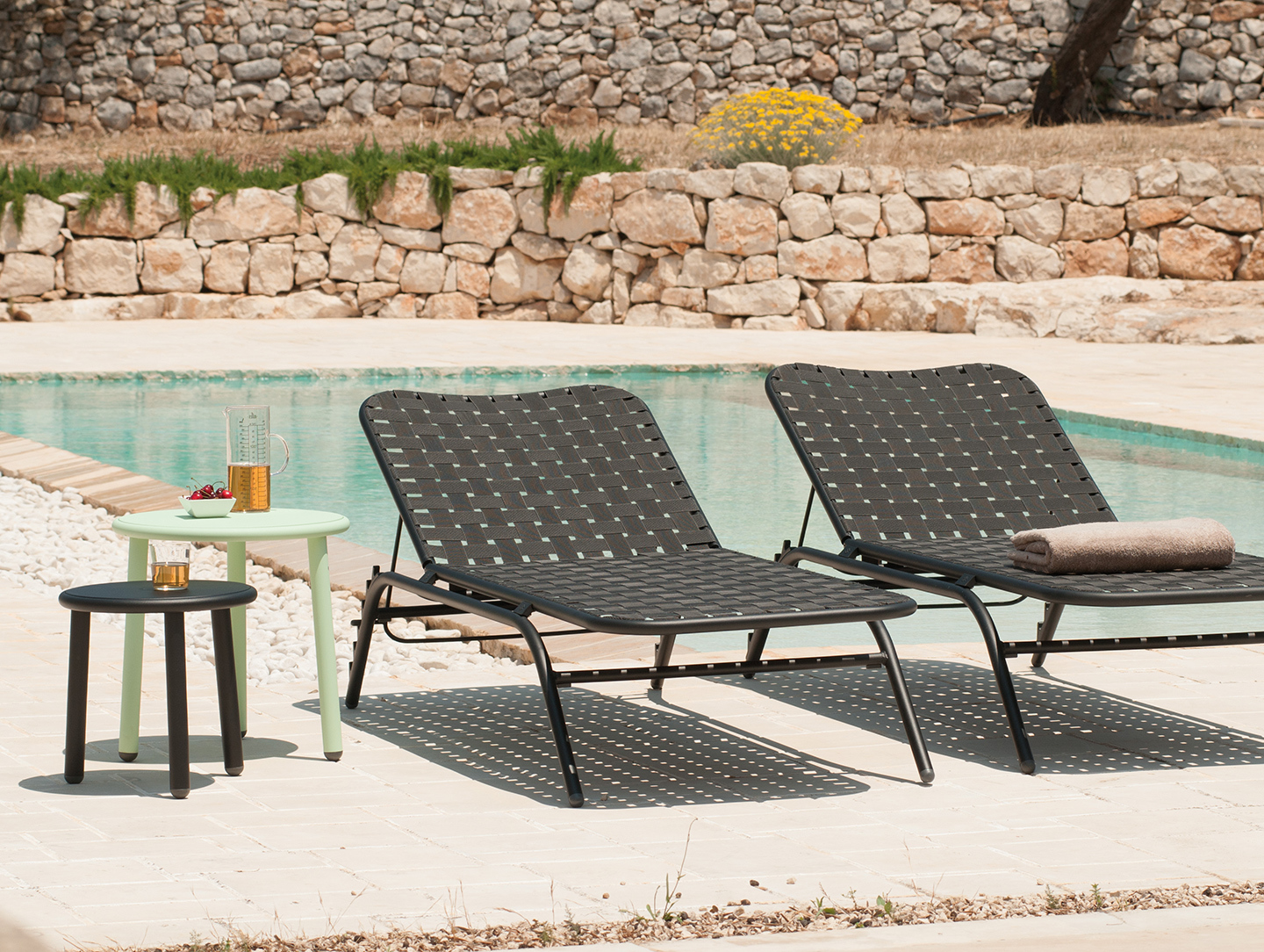 Emu Yard Sunbeds Pool Stefan Diez