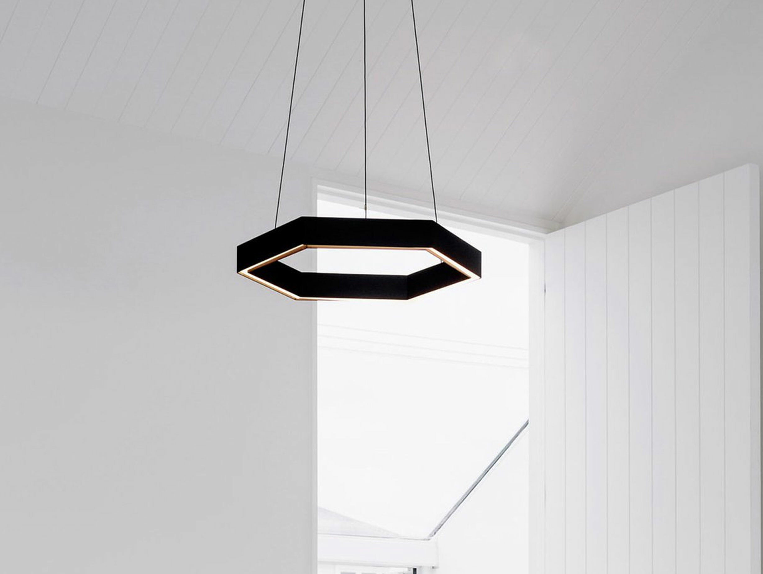 Resident hex pendant black ls1