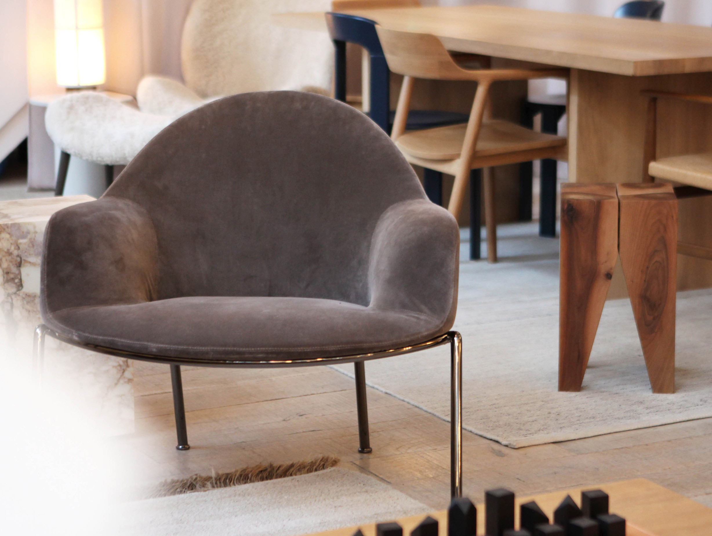 Xdp bensen circa lounge armchair velvet nickel lifestyle3