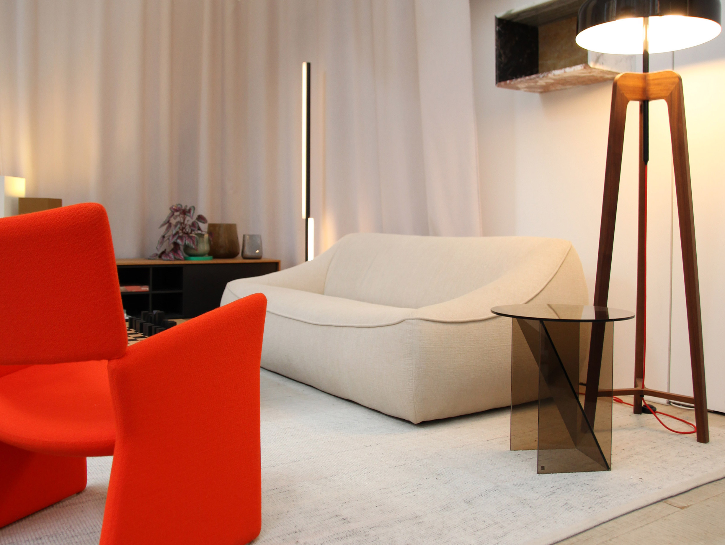 Xdp e15 furniture annabelle klute brown glass lifestyle