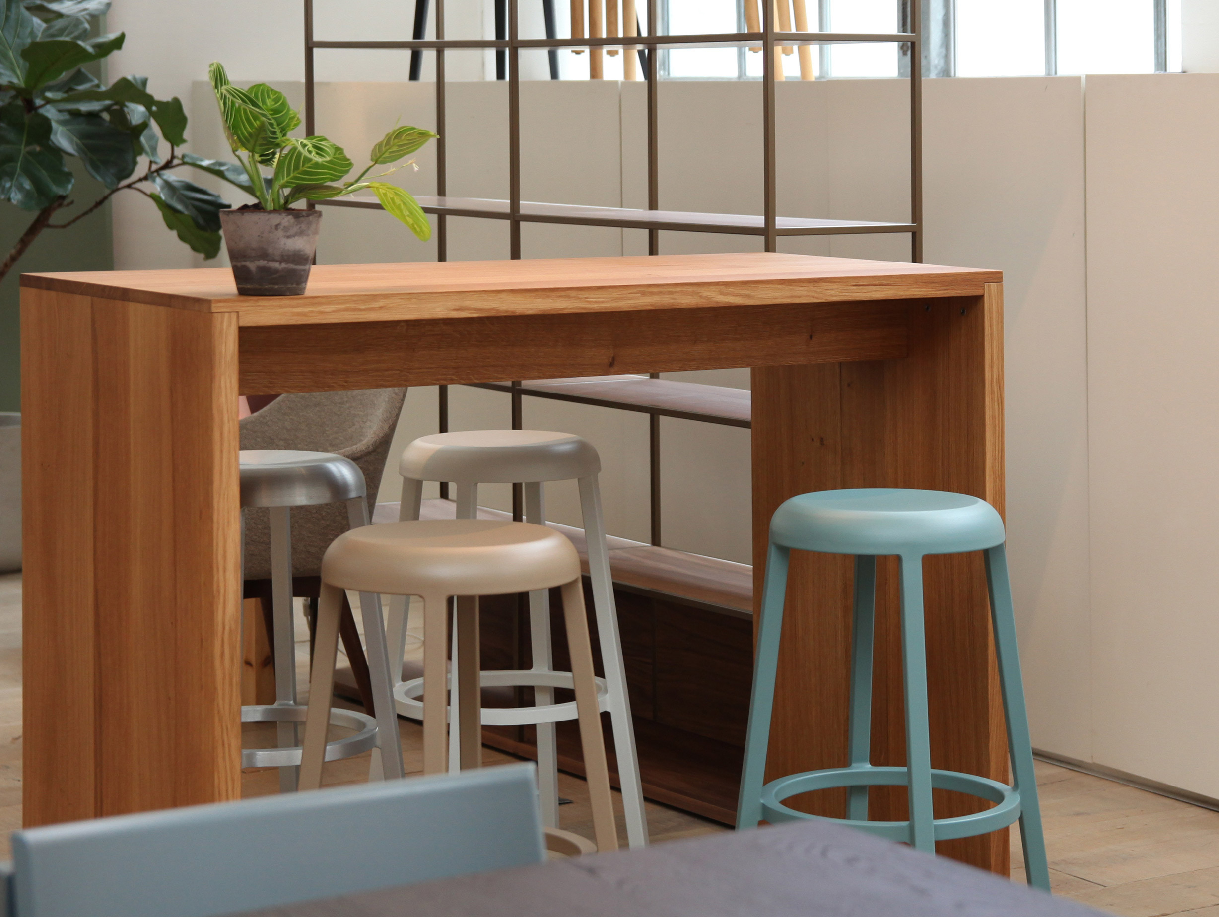 Xdp e15 philipp mainzer ponte high table lifestyle