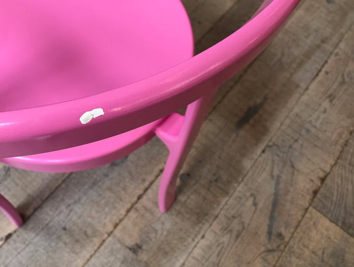 Xdp magnus olesen 8000 series chair retro pink lifestyle2
