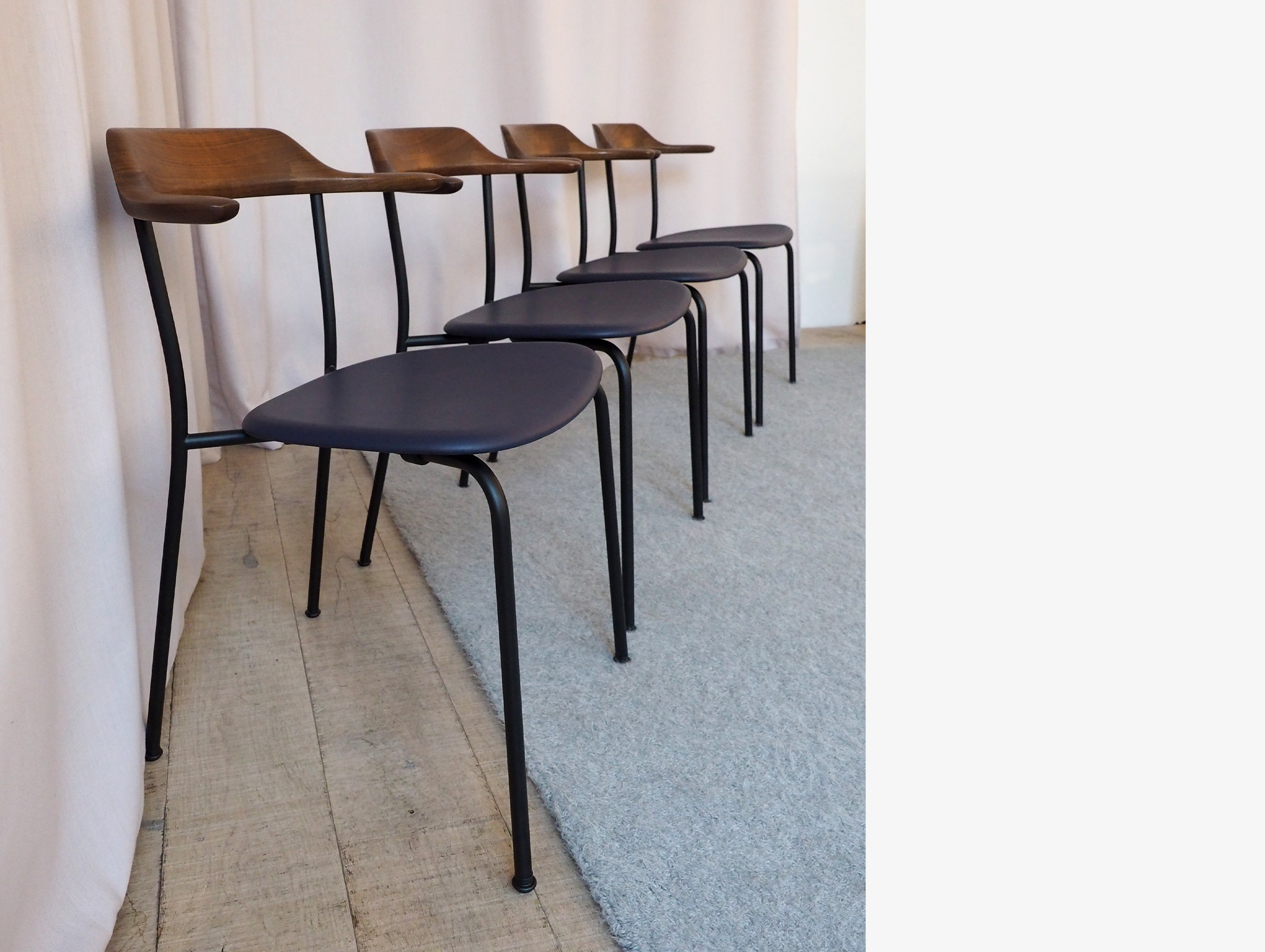 Xdp maruni naoto fukasawa hiroshima stackable chair elmosoft walnut lifestyle3