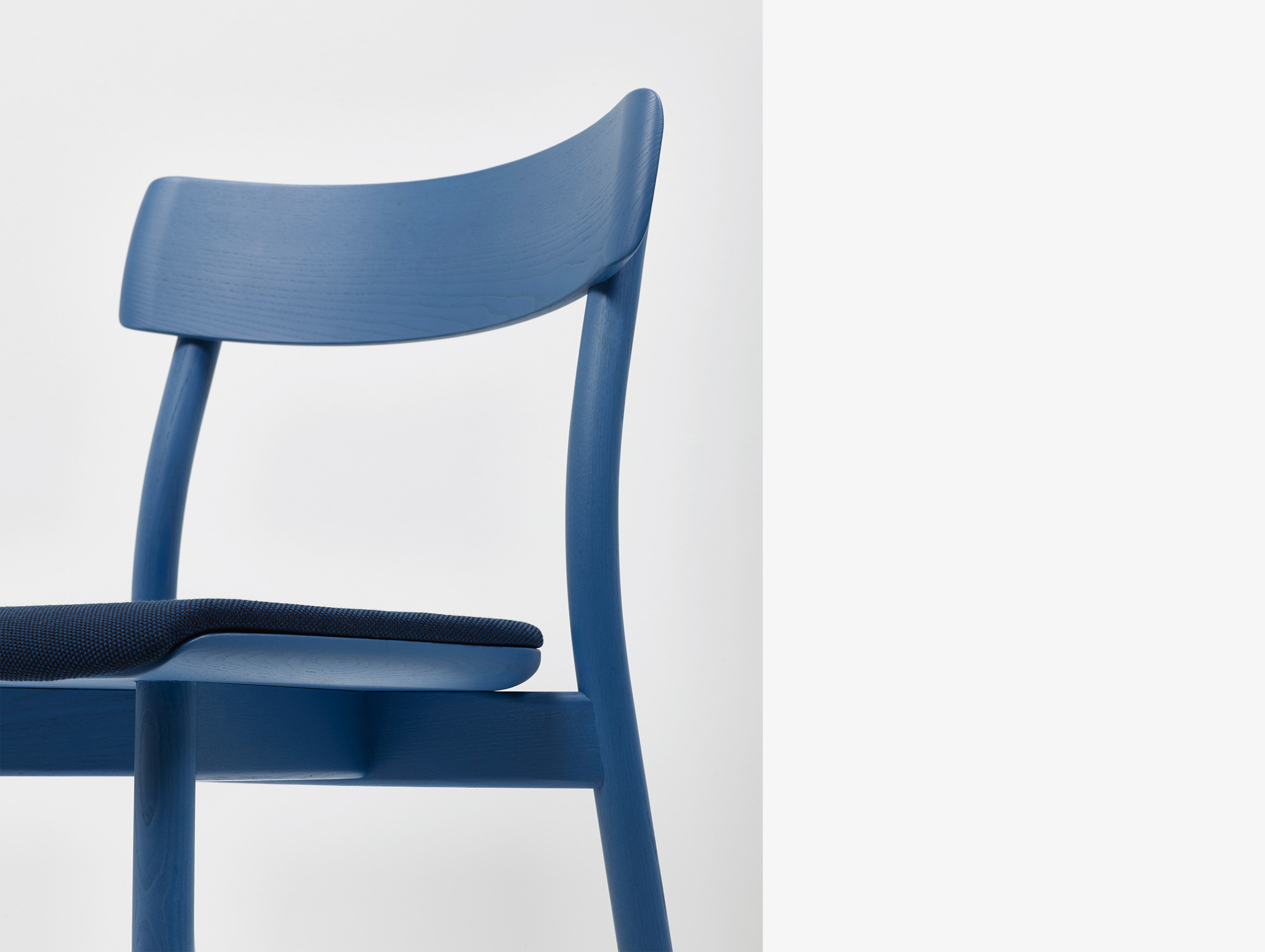 Xdp mattiazzi leon ransmeier chiaro chair upholstered lifestyle