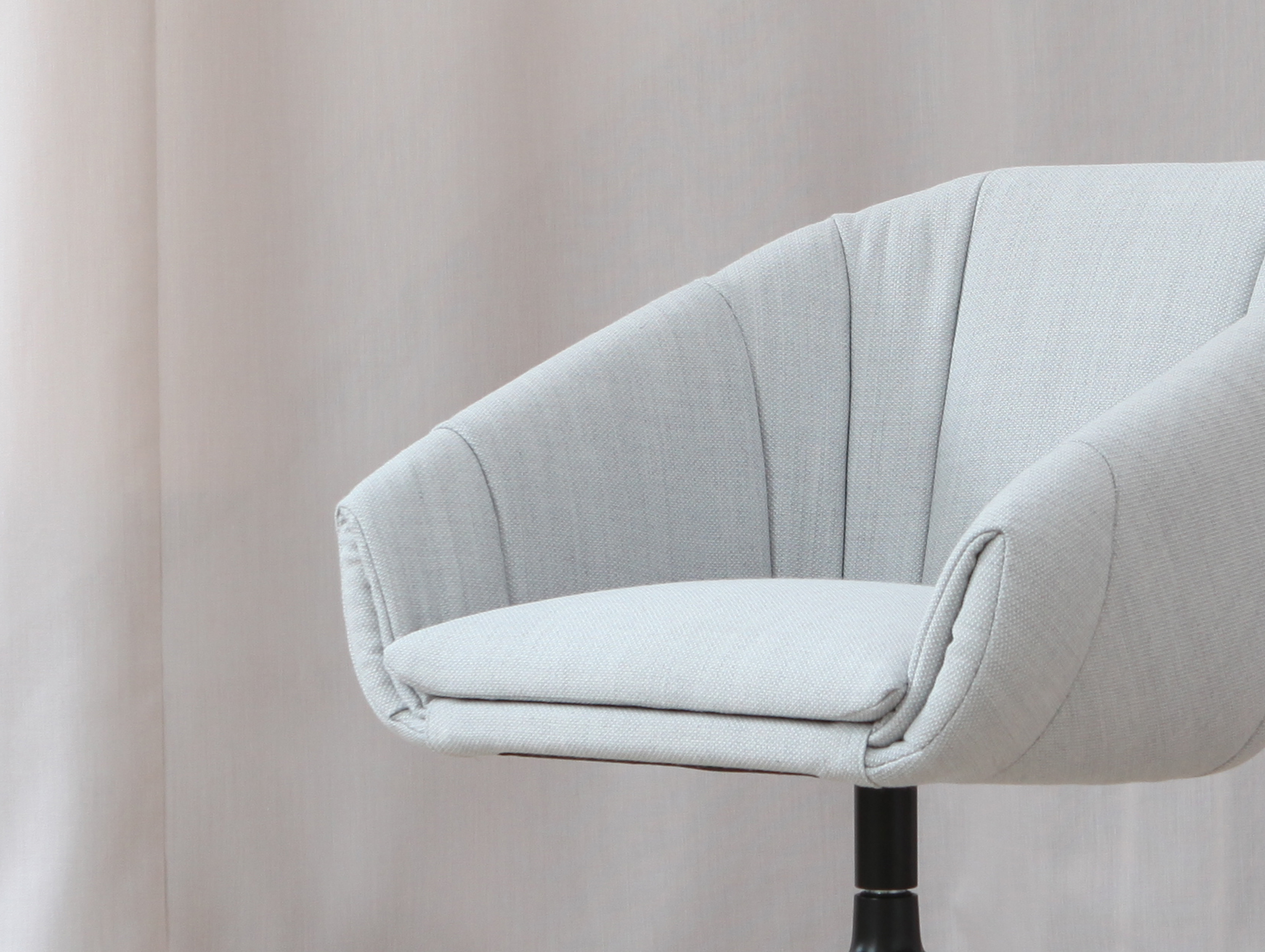 Xdp montis luna swivel grey closeup