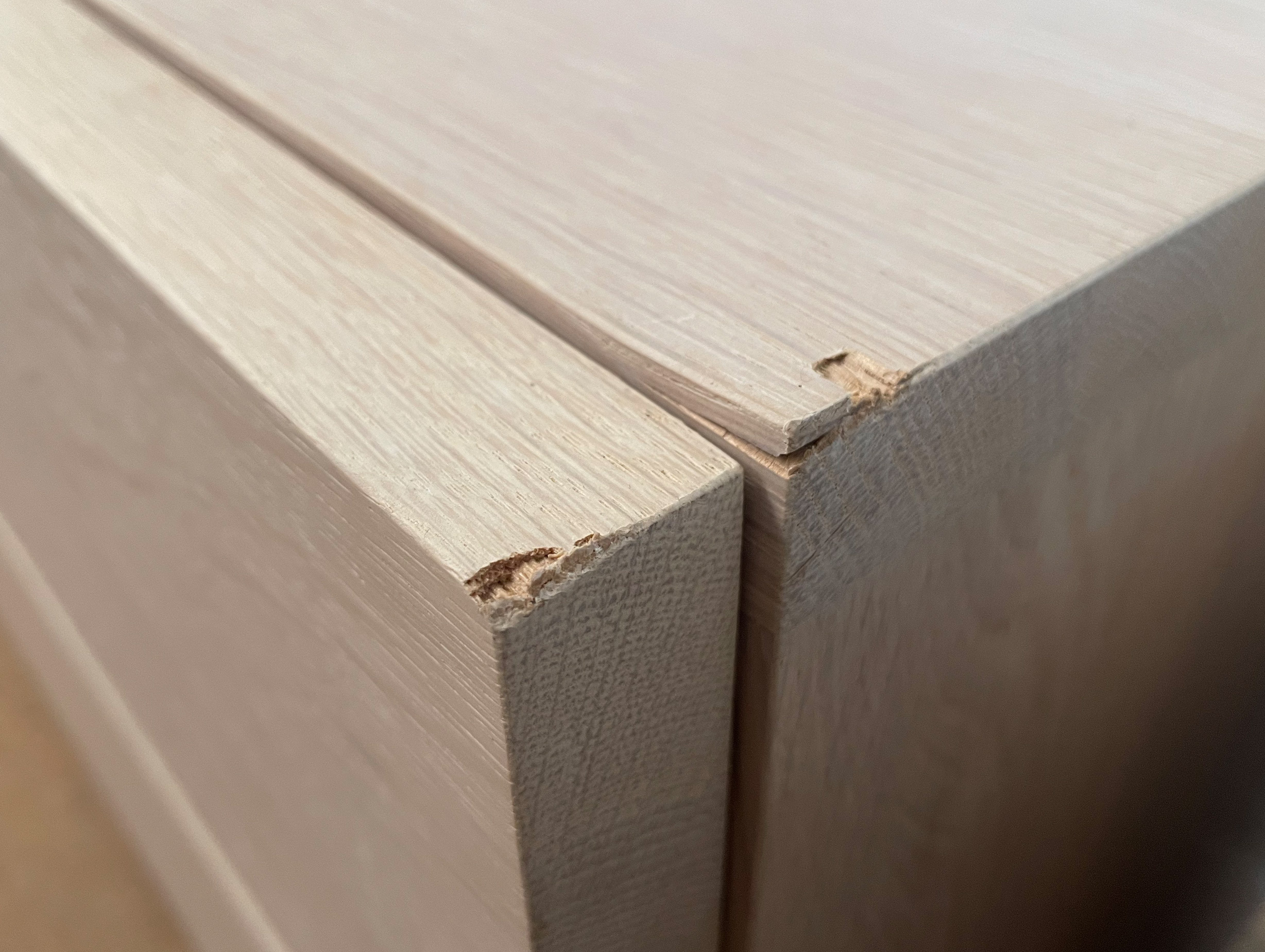 Xdp zeitraum bedside table damage