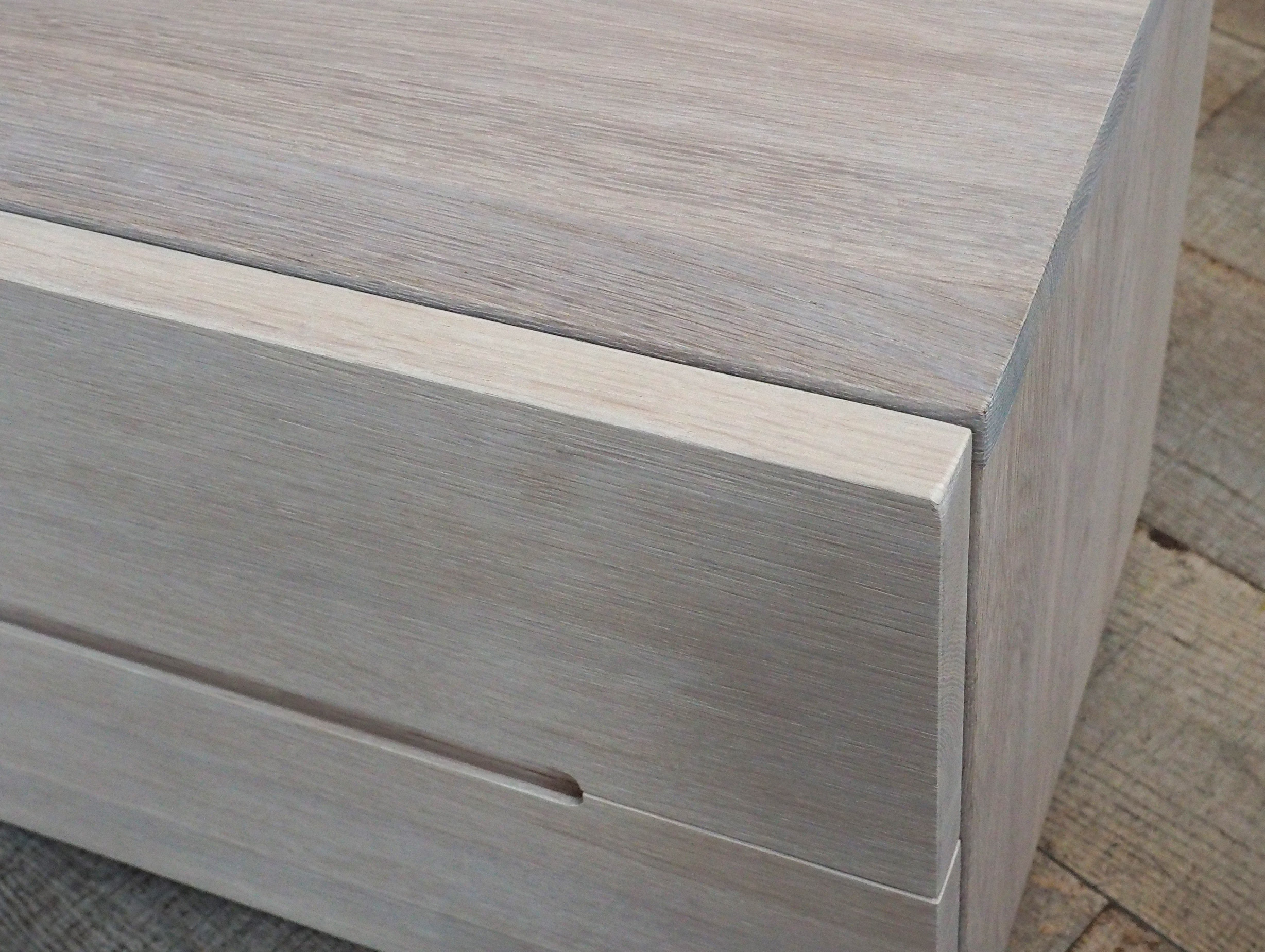 Xdp zeitraum formstelle nightstand chalk oak lifestyle2