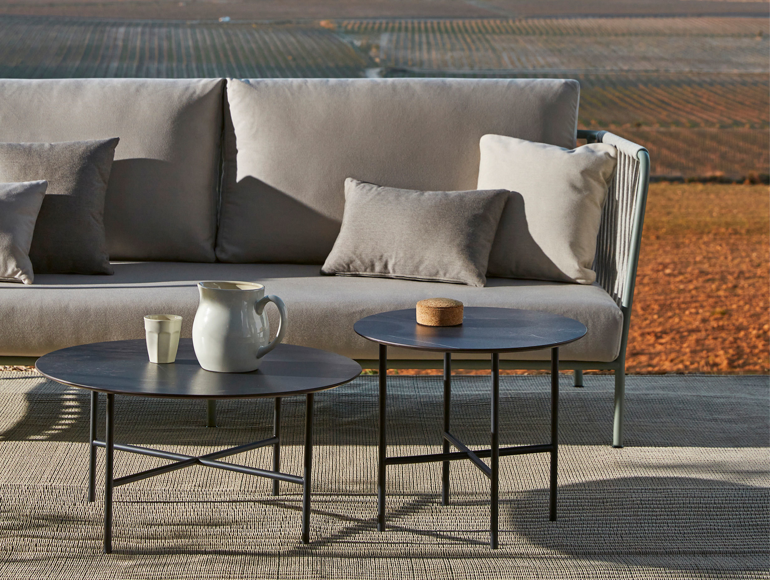 Expormim grada round coffee table story 1