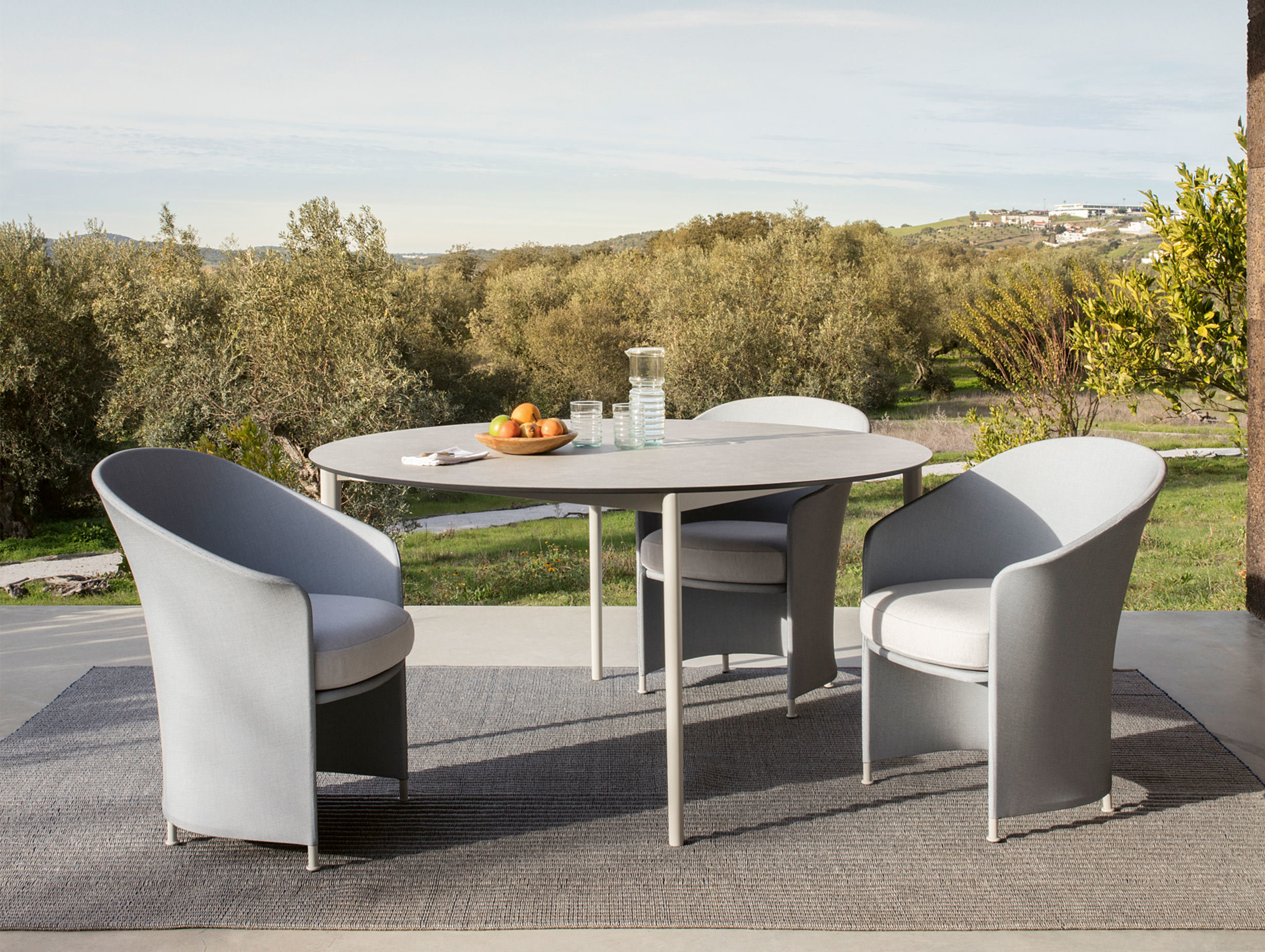 Expormim nude round dining table story 2