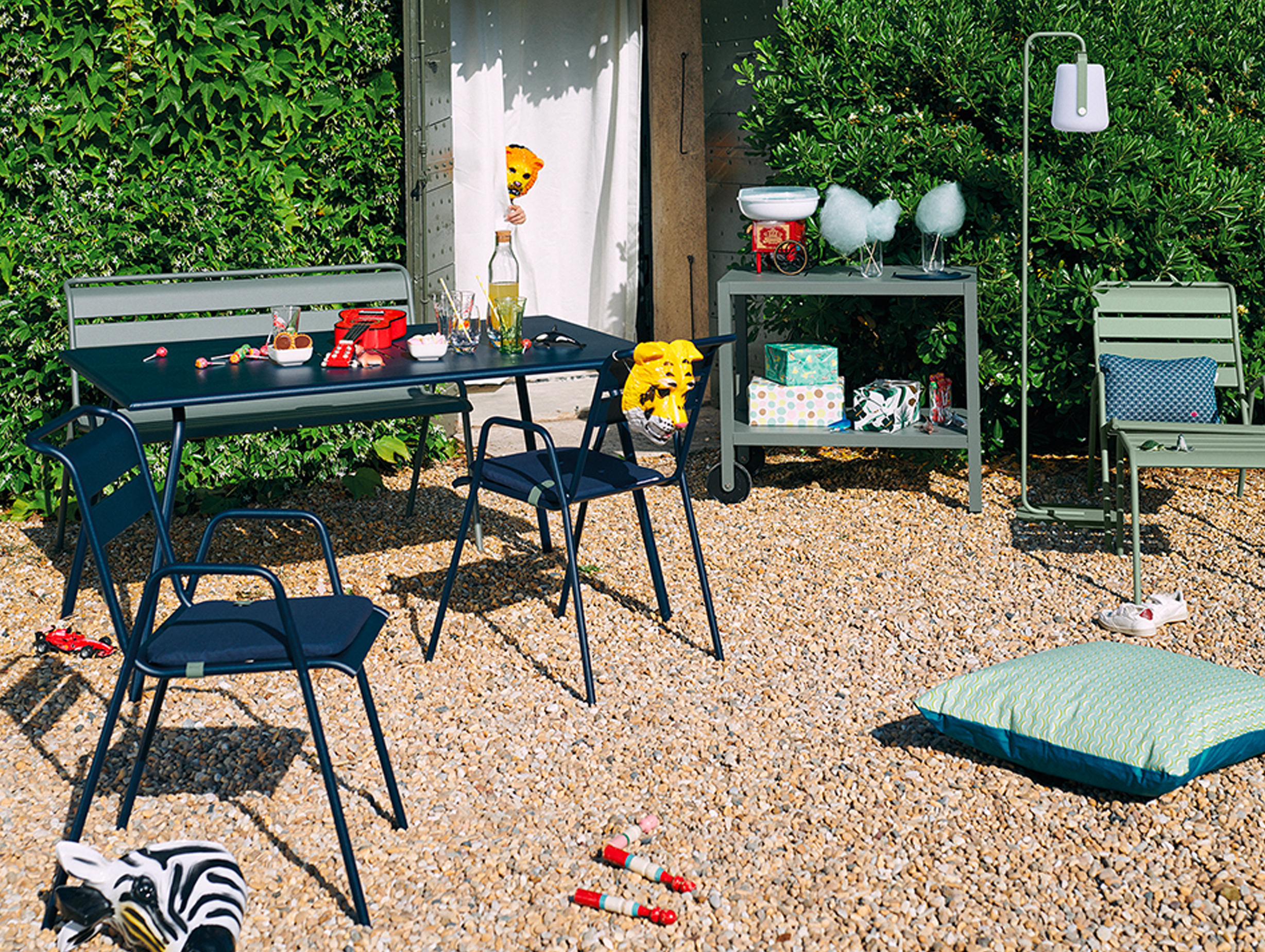 Fermob monceau 23 bench story 2