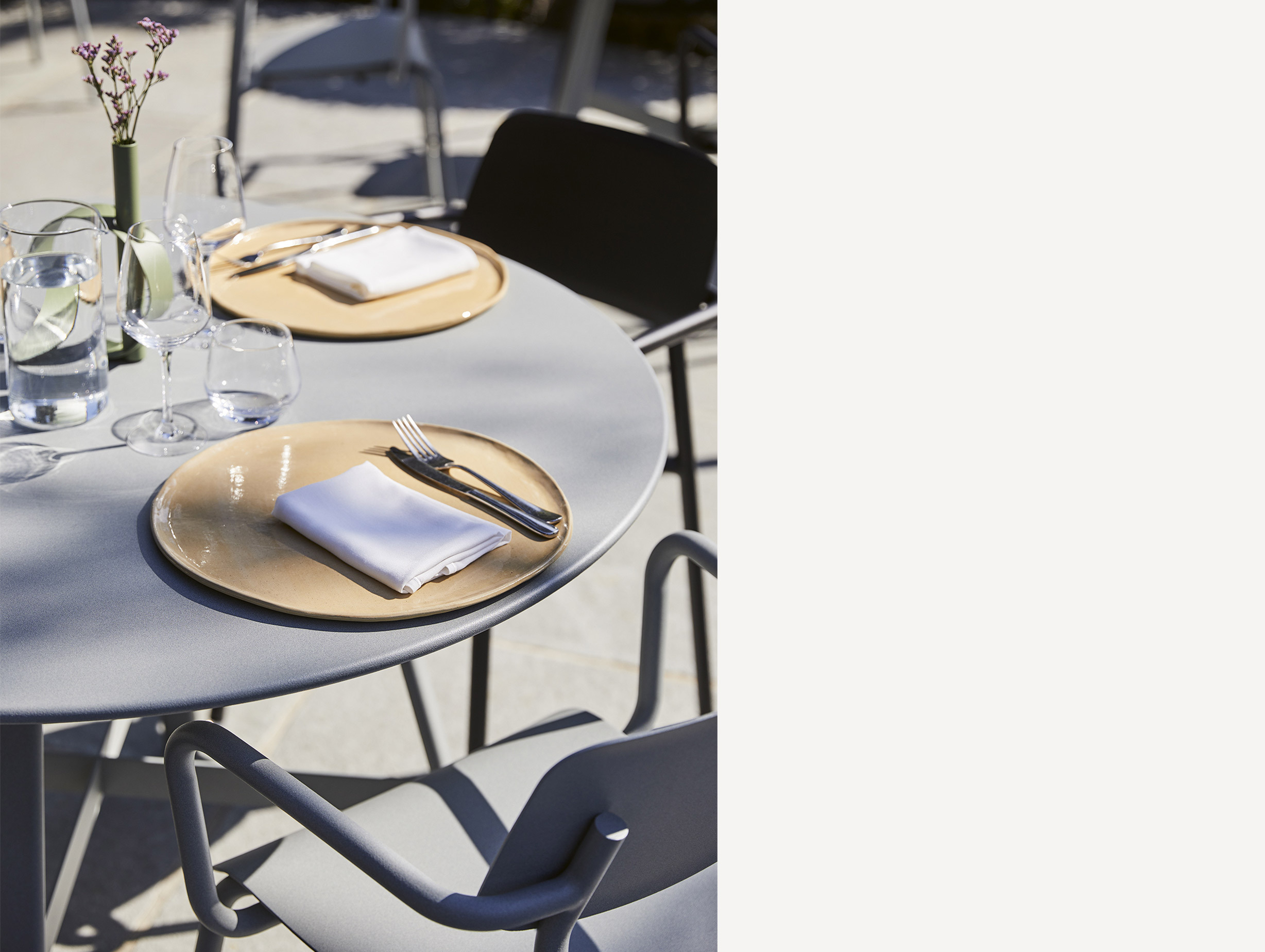 Fermob fermob studio soo table lifetsyle2