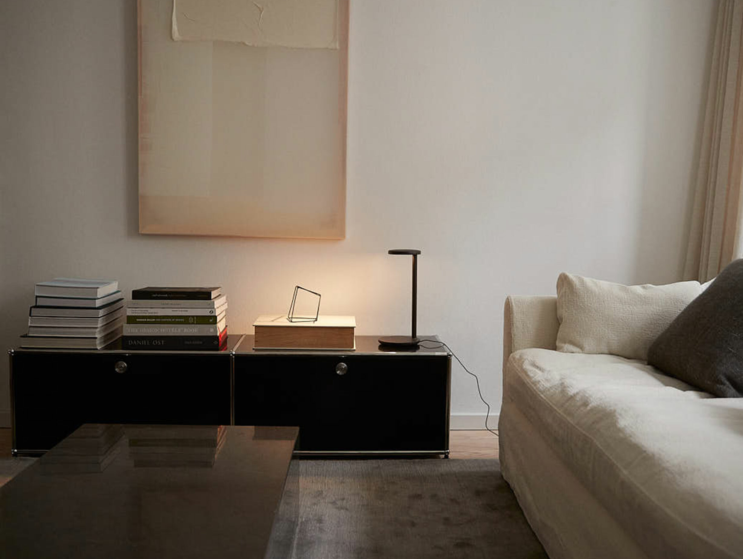 Flos vincent van duysen oblique lifestyle 2