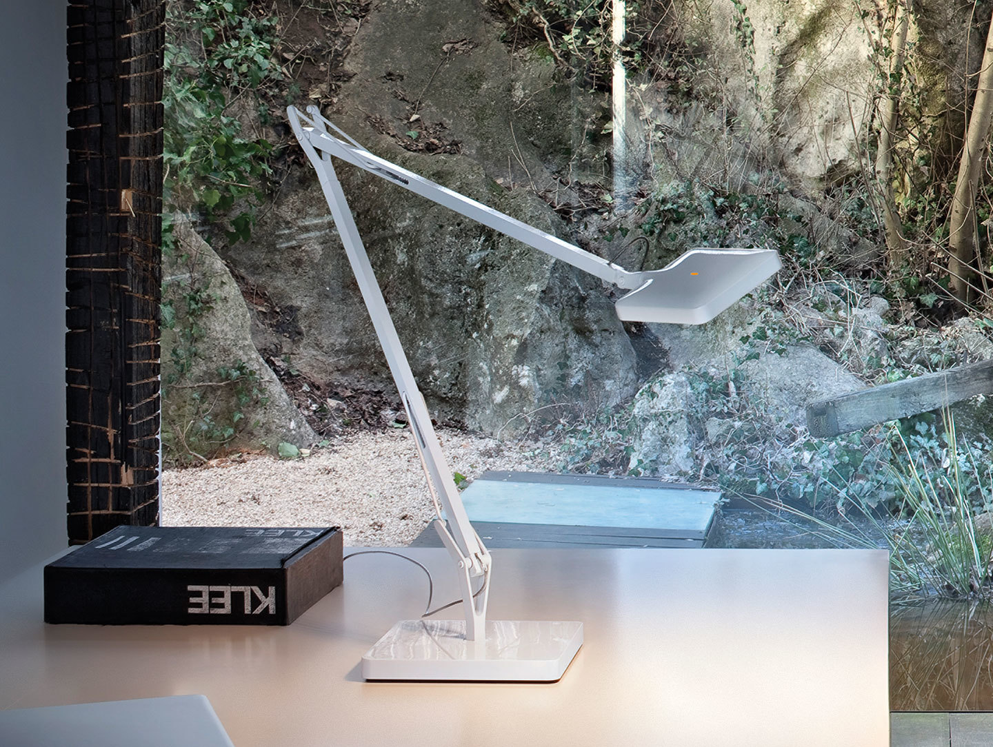 Flos Kelvin Led Desk Lamp White 2 Antonio Citterio And Toan Nguyen