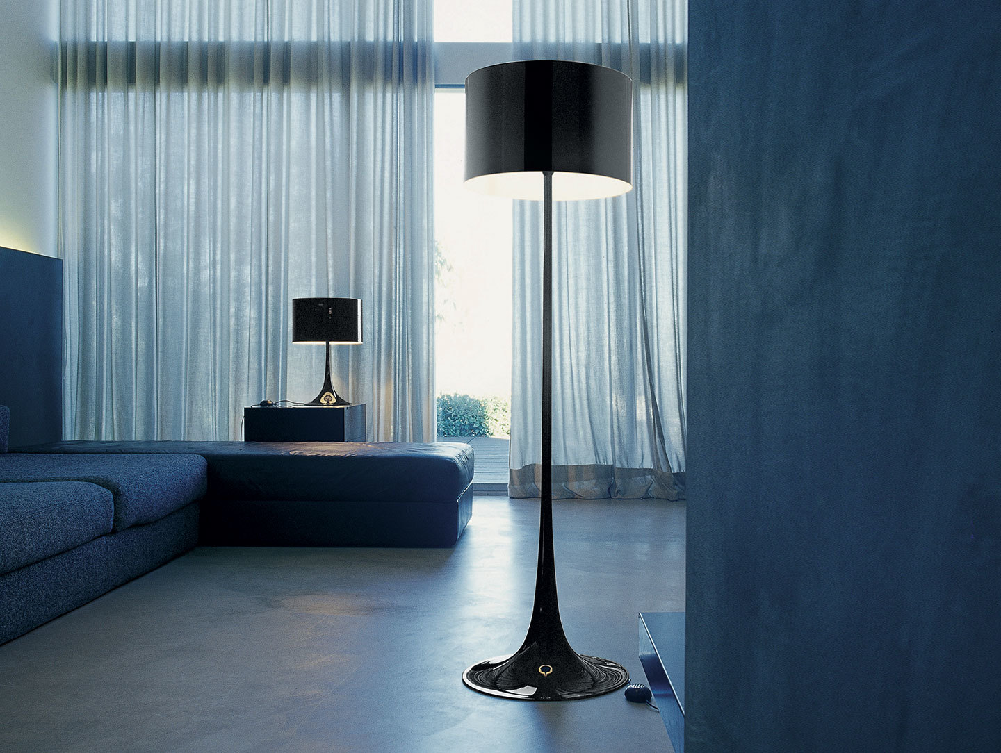 Flos Spun Floor Lights Black Sebastian Wrong