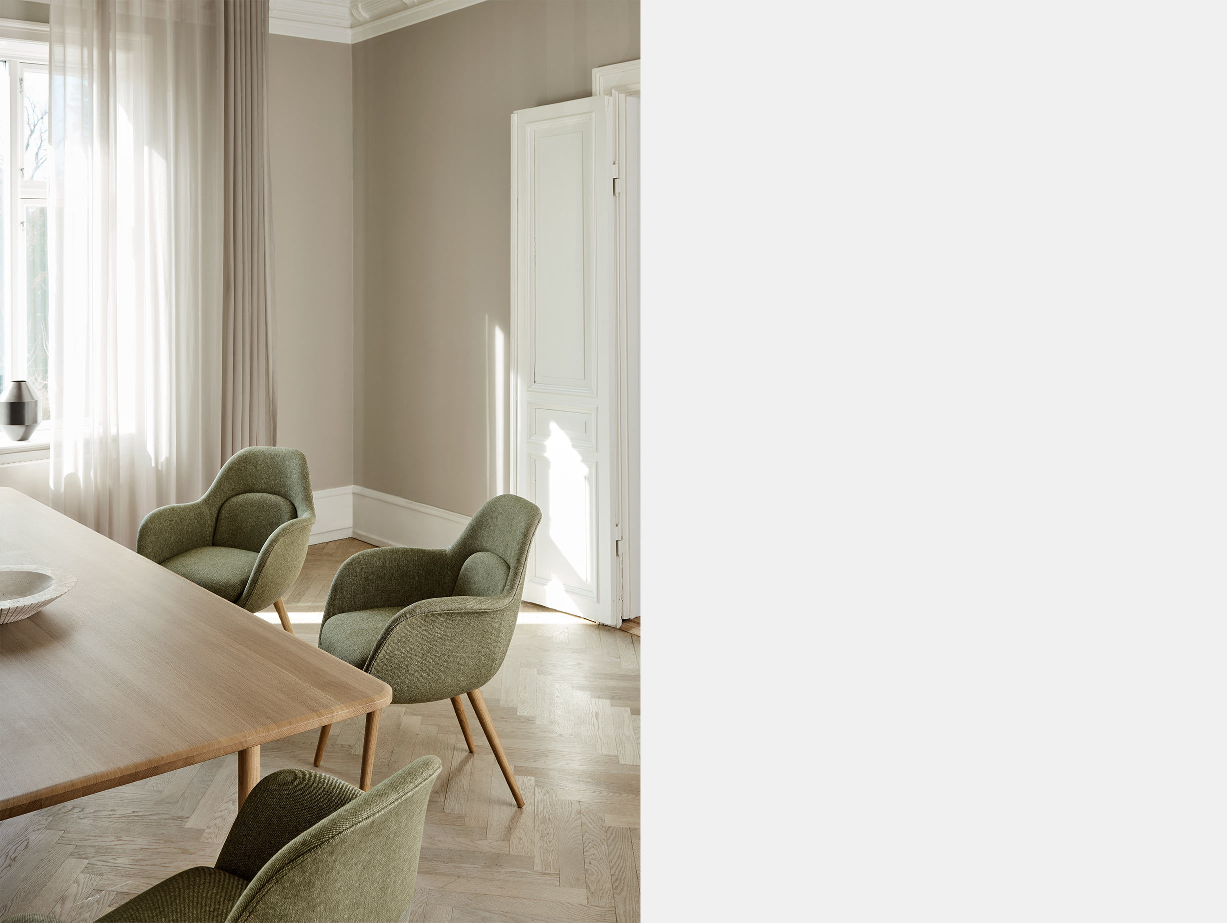 Fredericia dining chair wood base ls