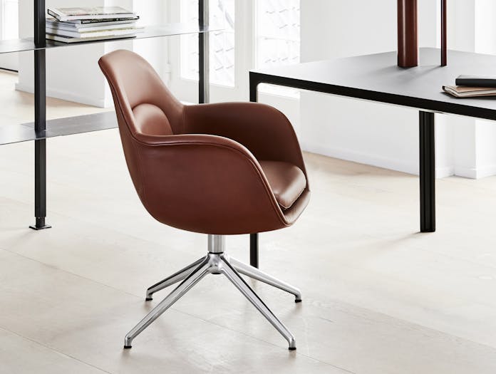 Fredericia swoon swivel base dining chair lifestyle3