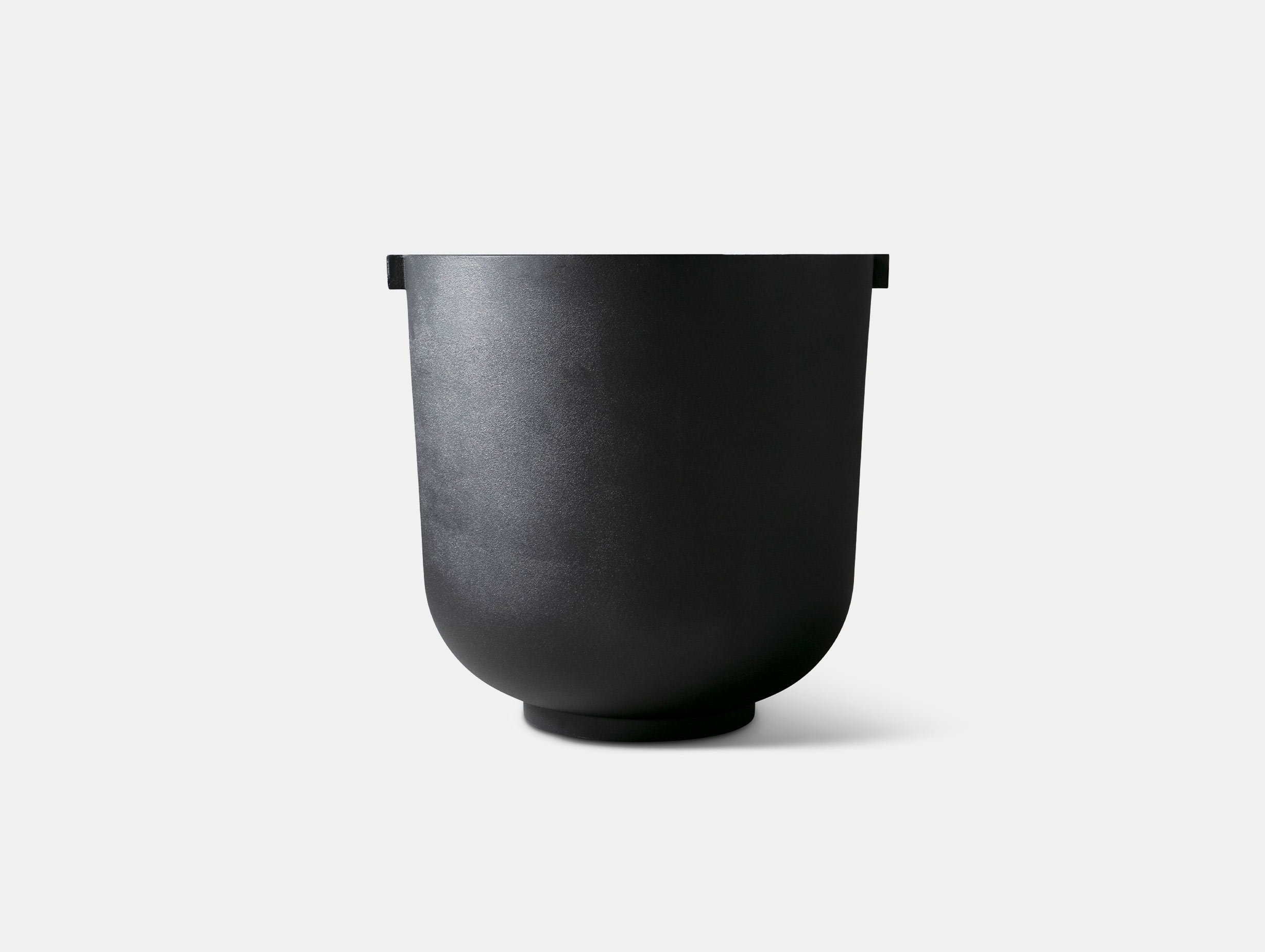 Friends founders castle planter medium black