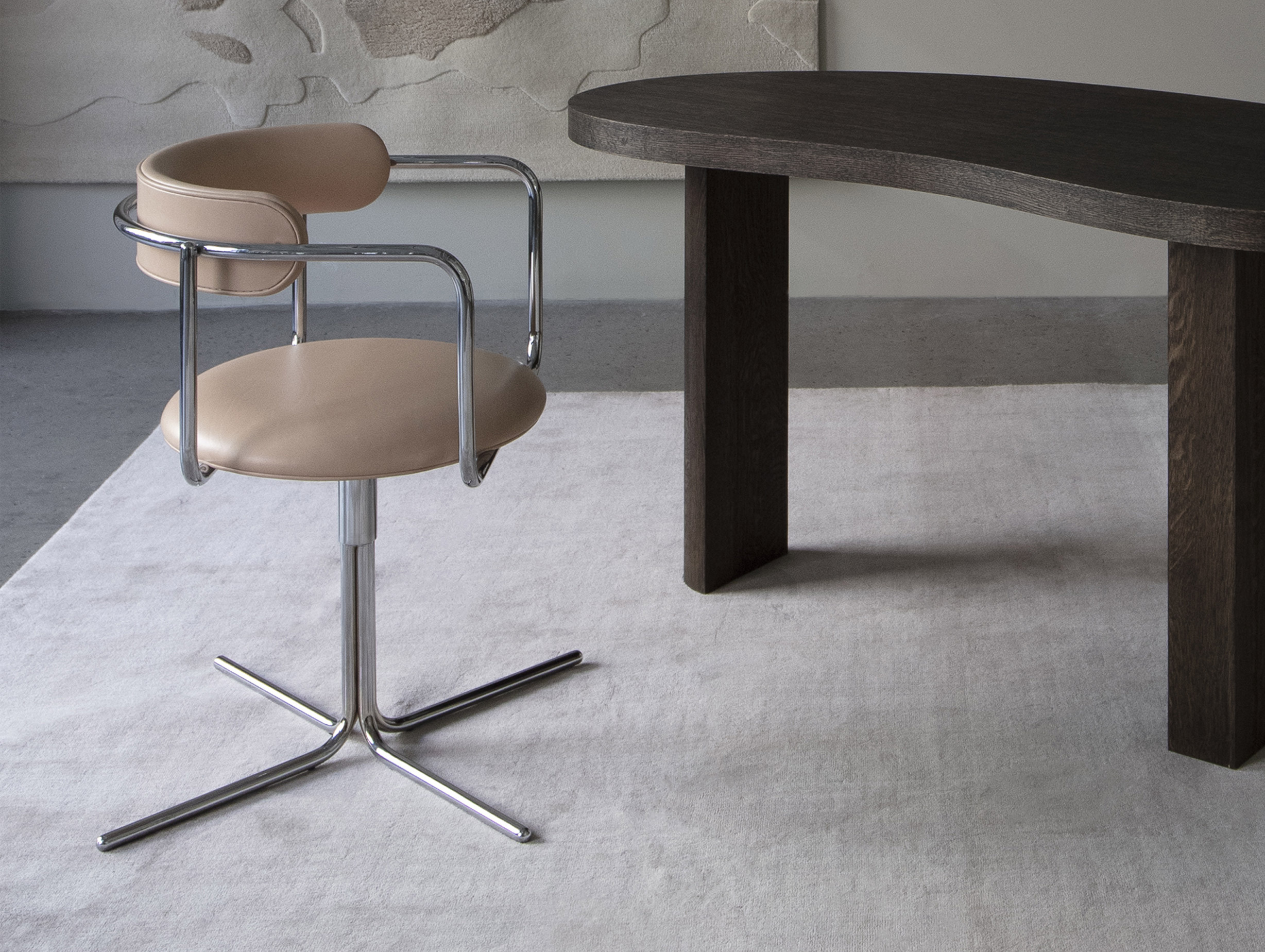 Friends founders ff swivel chair lifestyle2