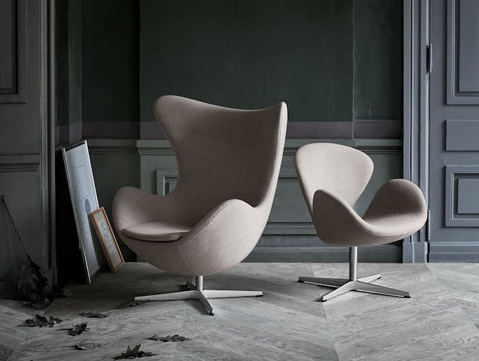 Fritz Hansen Egg Swan Chairs Grey