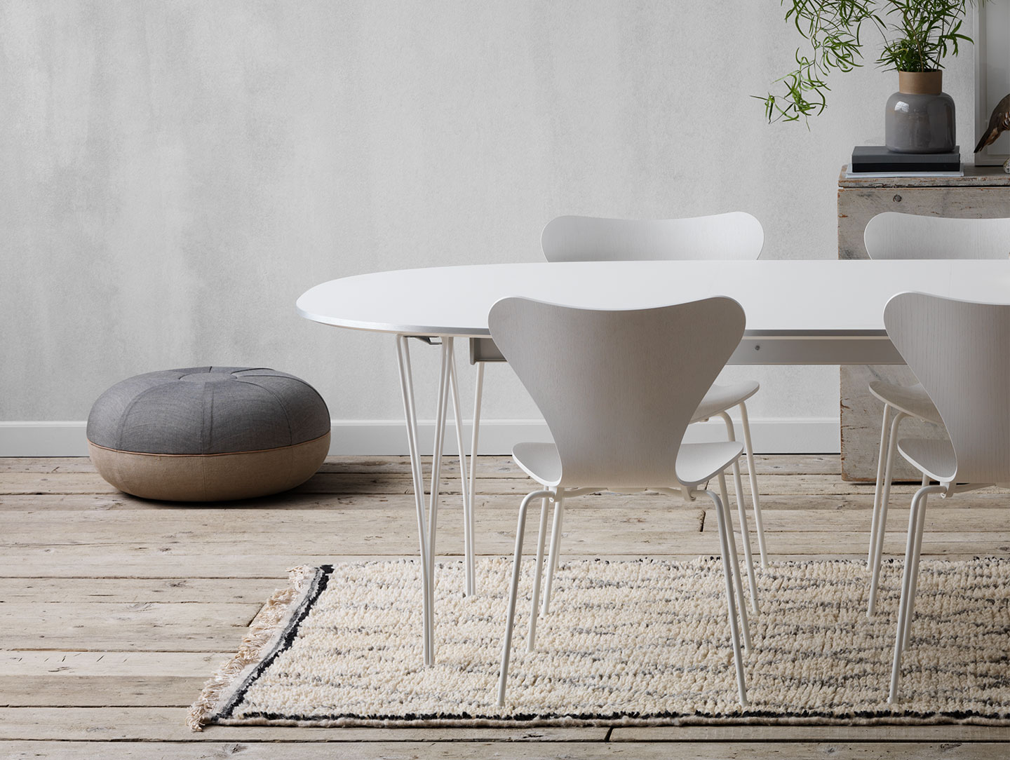 Fritz Hansen Series7 White Ash White Legs