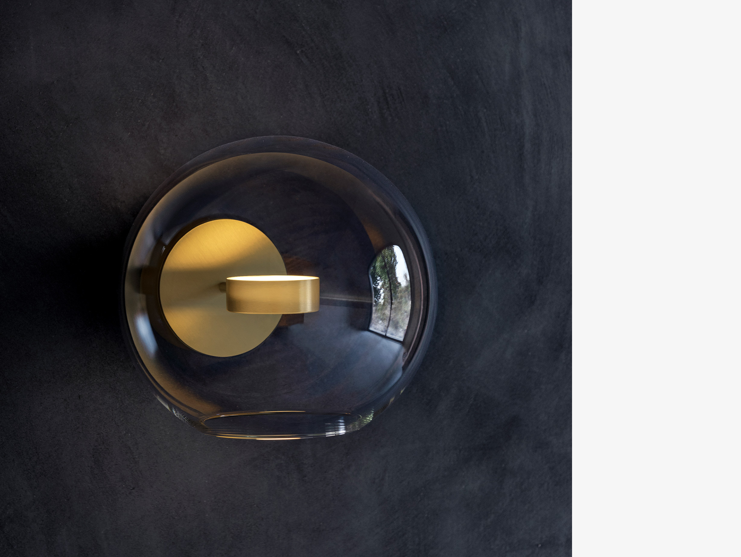Giopato coombes soffio wall light brass lifestyle3