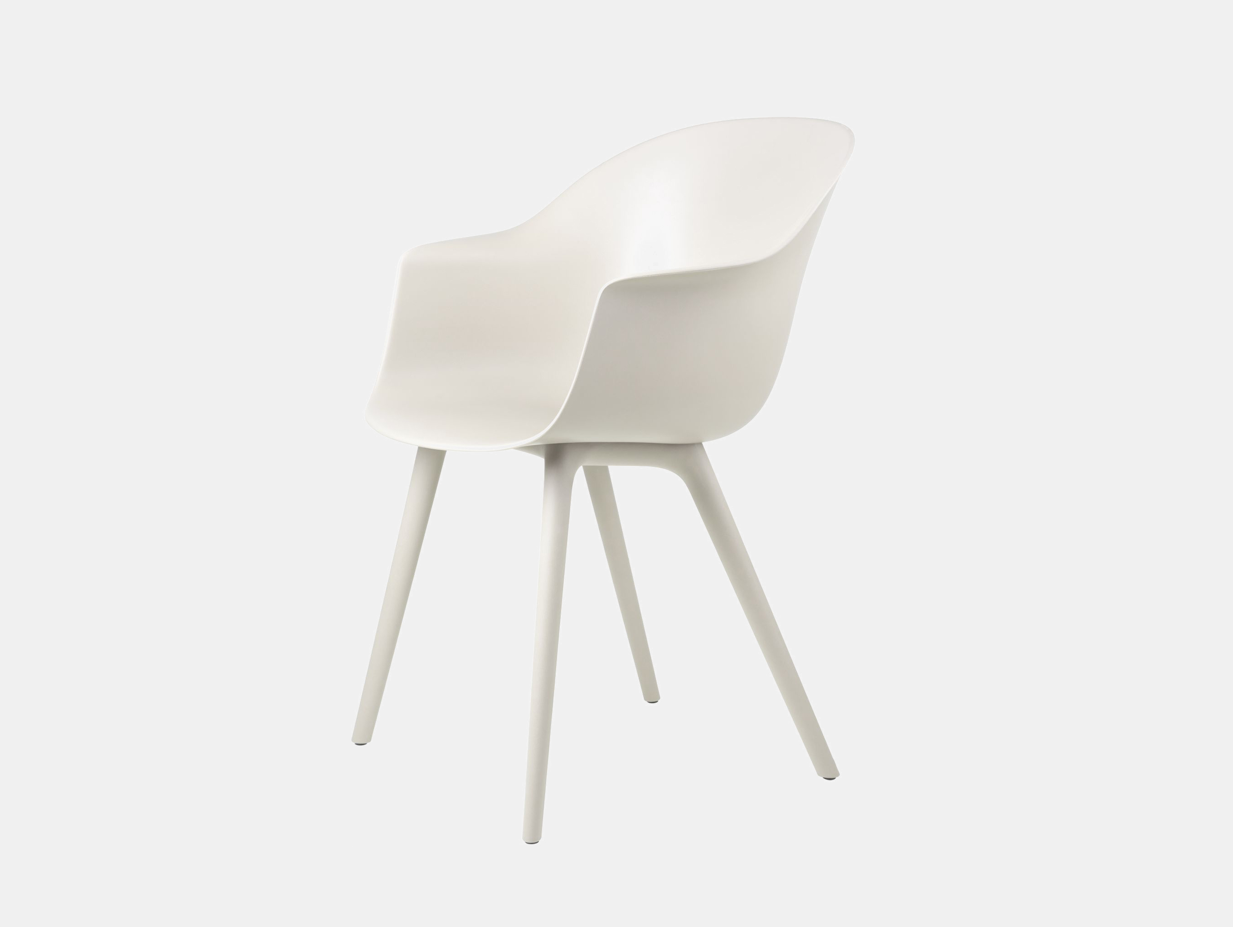 Gubi bat outdoor chair alabaster white