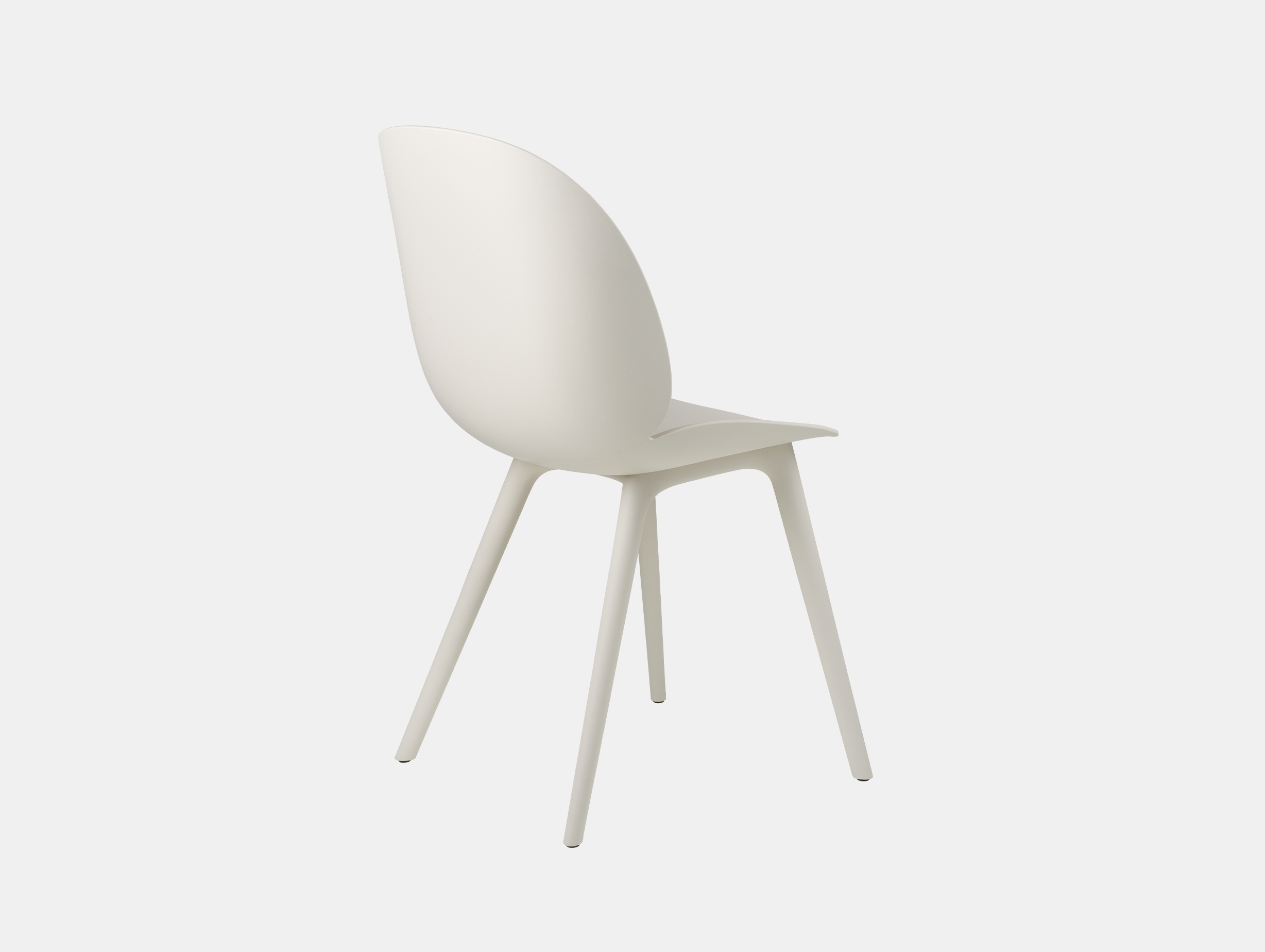 Gubi beetle outdoor chair alabaster white back