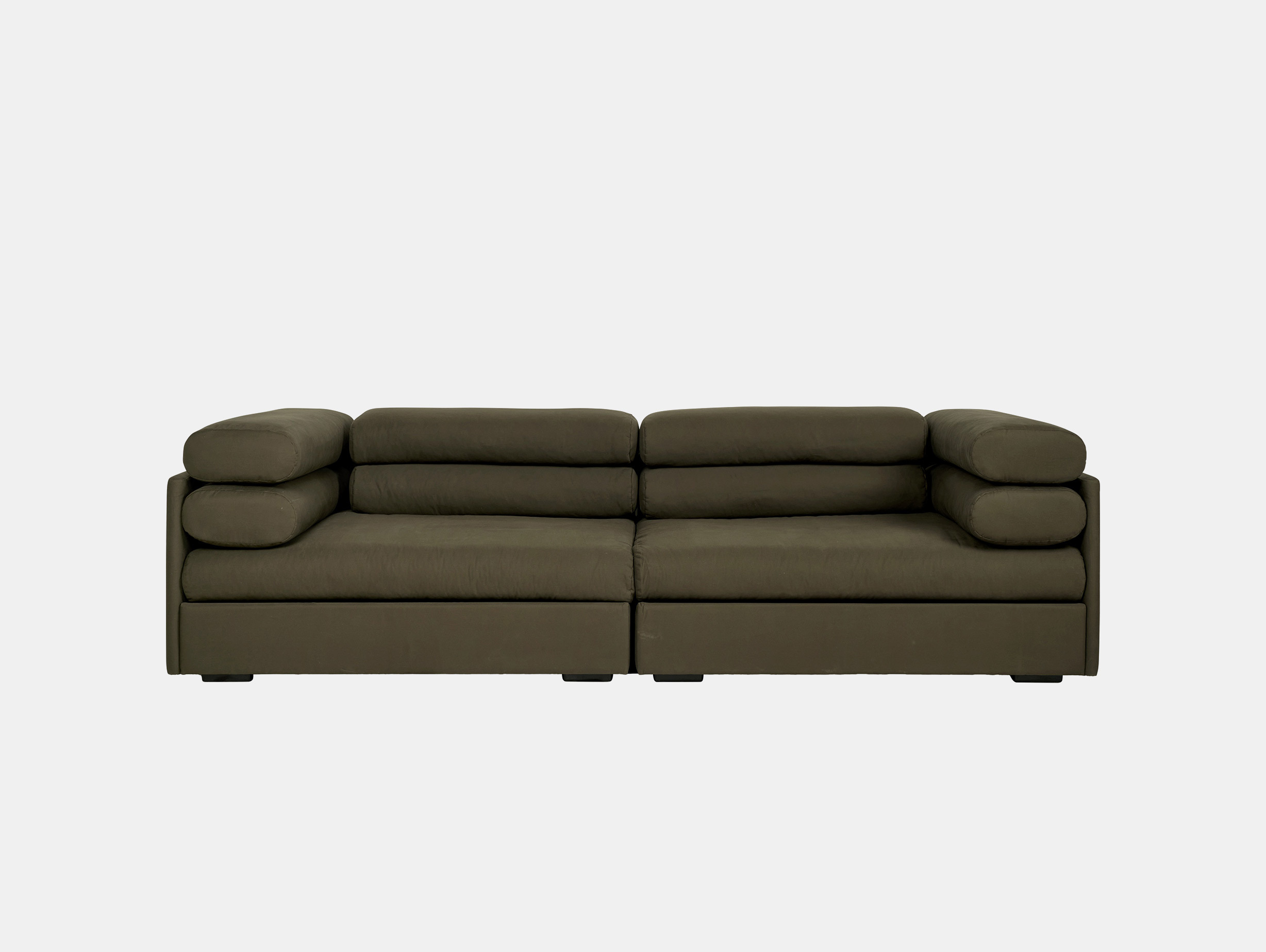 Gubi tobia scarpa elogio 3 seater sofa reales 003
