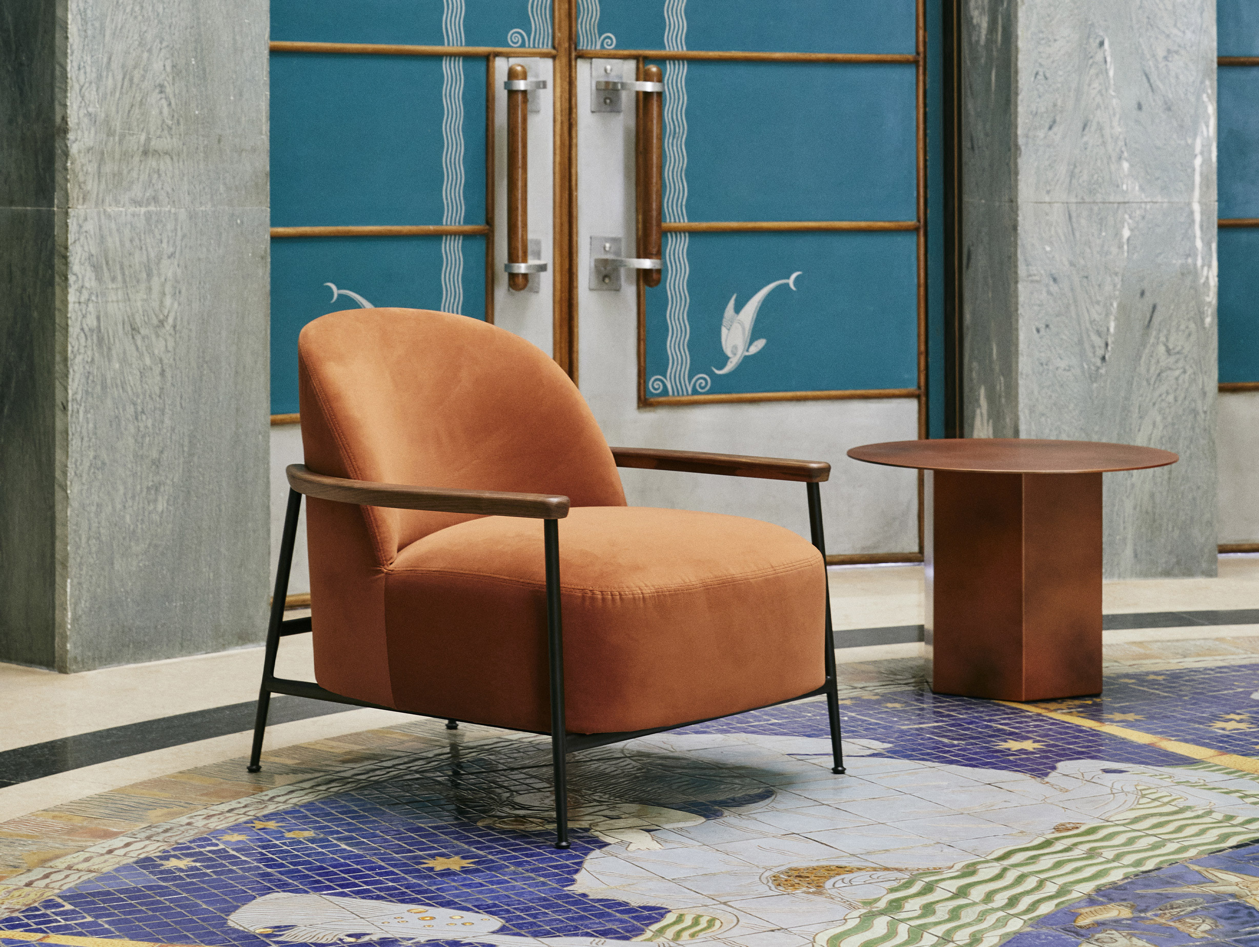 Gubi gamfratesi epic steel coffee table small lifestyle2