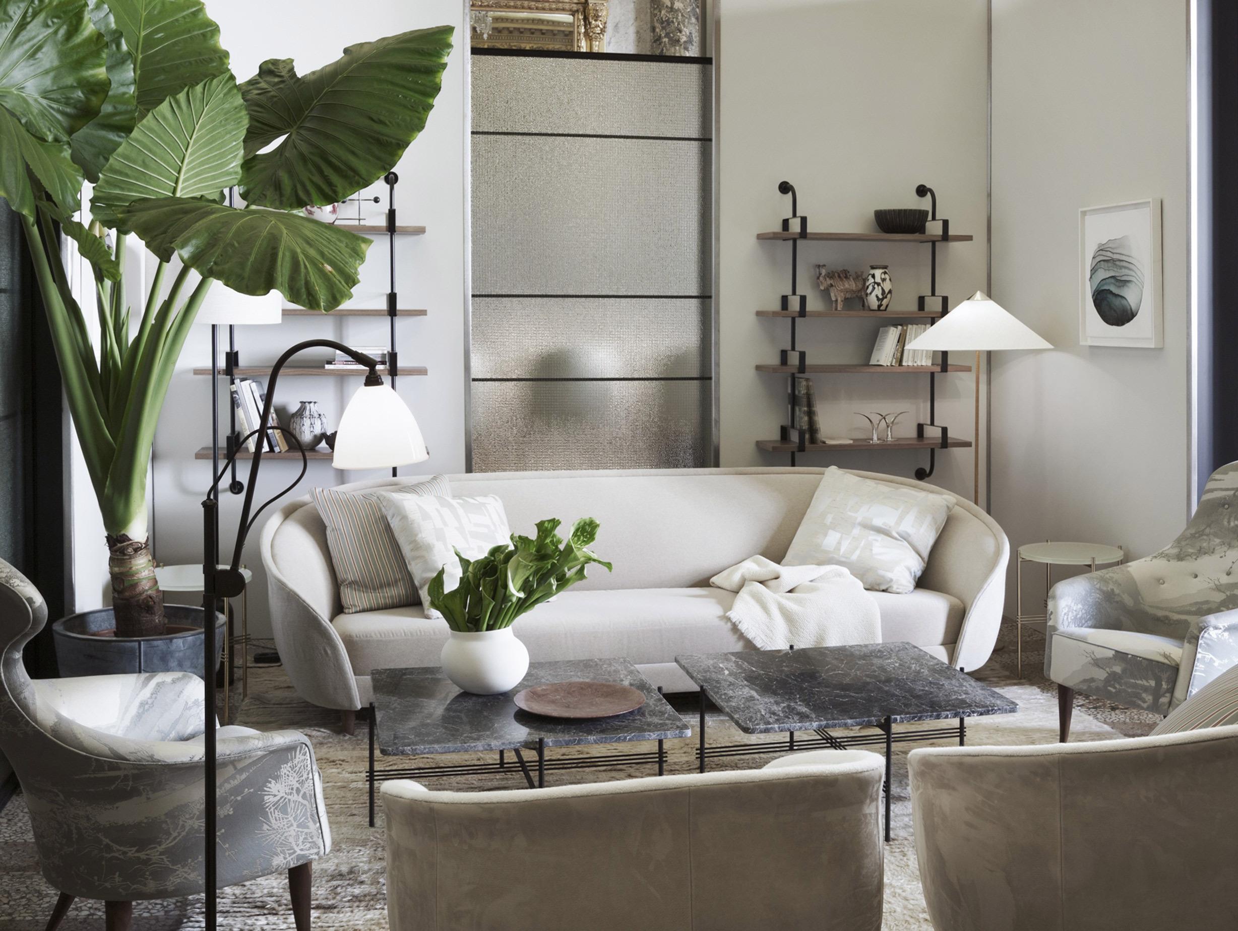 Gubi revers sofa lifestyle5