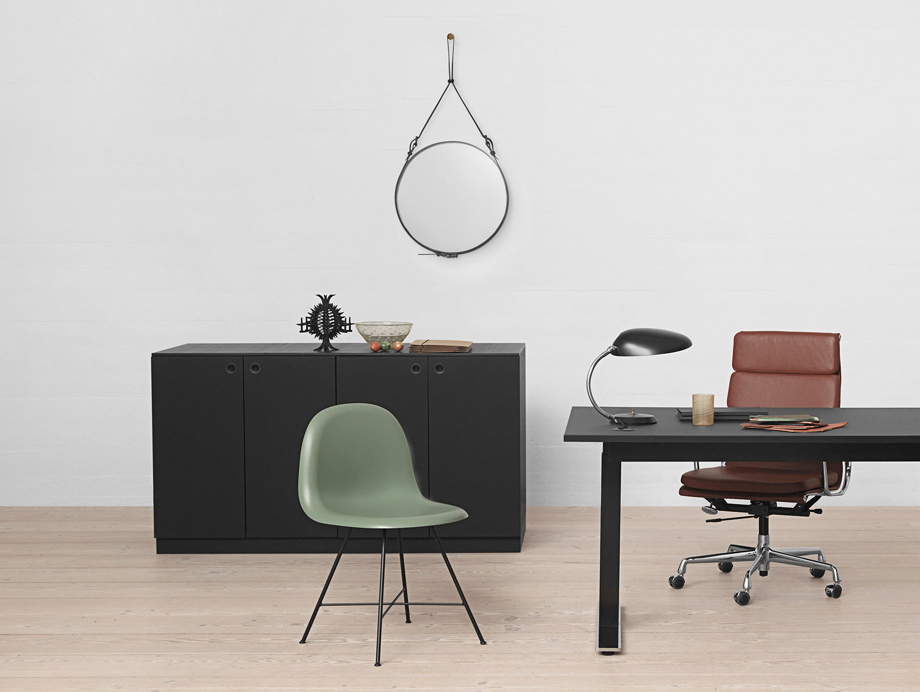 Gubi 1 F Chair Cobra Table Lamp Adnet Circulaire