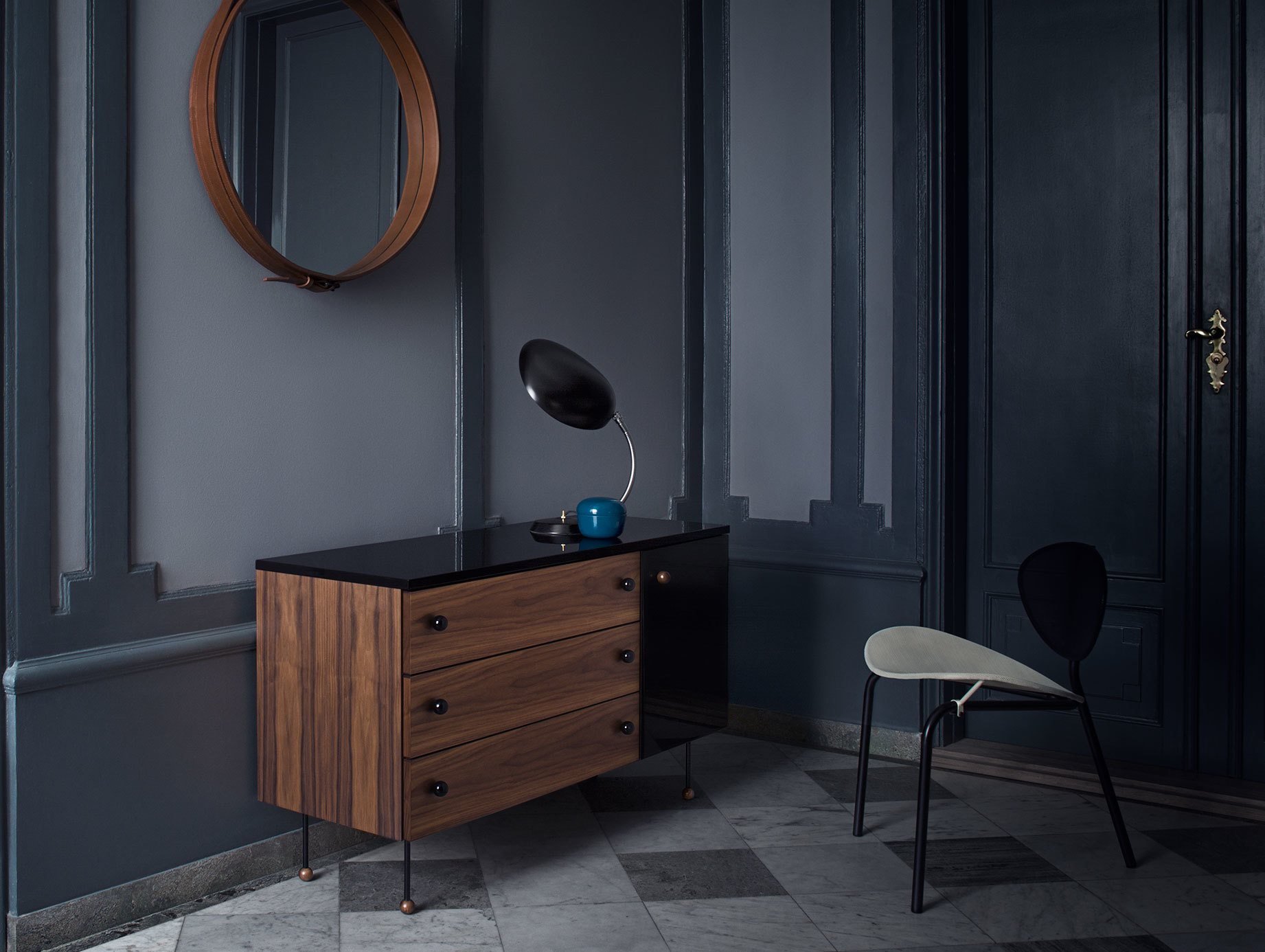 Gubi Adnet Circulaire 70 Tan Cobra Table Lamp Nagasaki Chair