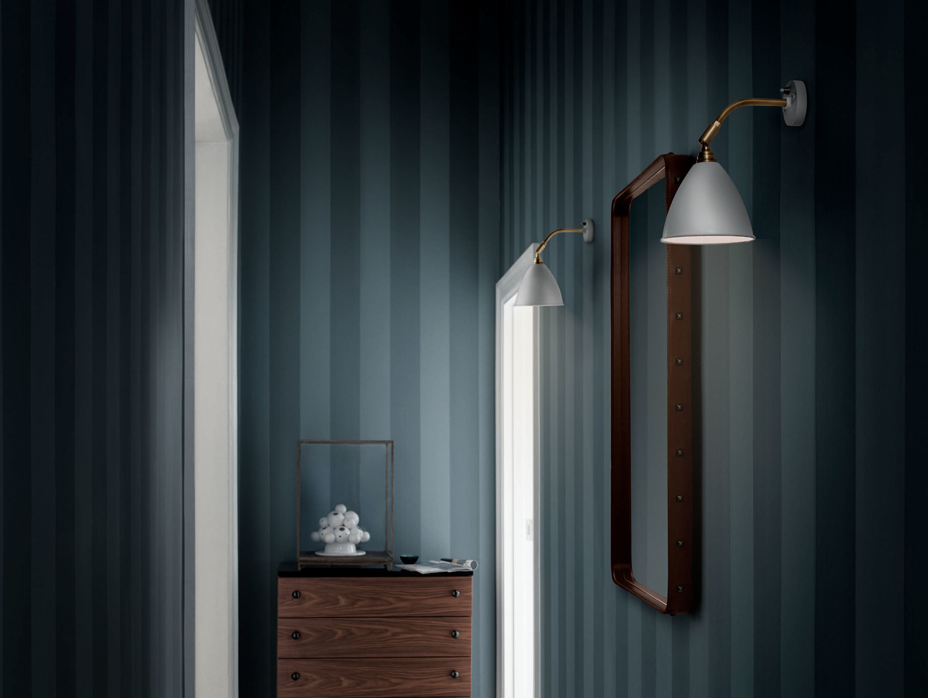 Gubi Bl7 Wall Lamp Brass White