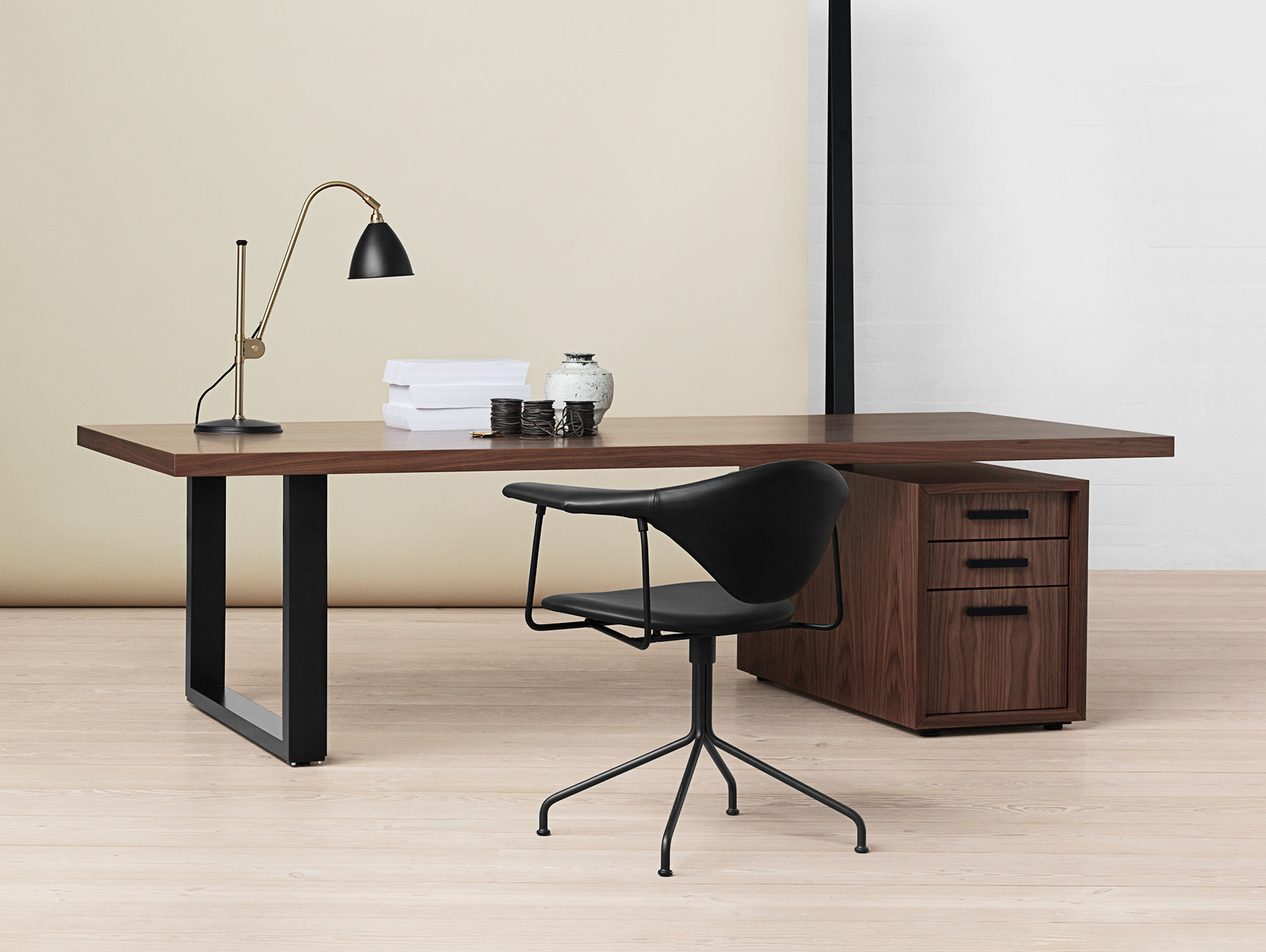 Gubi Bestlite Bl1 Table Lamp