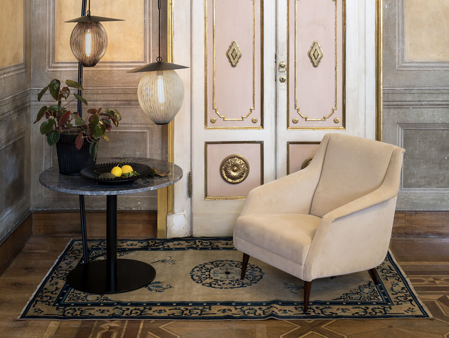 Gubi Cdc1 Lounge Chair Lounge Table Mategot Flower Pot Mategot Bowl Satellite Pendant