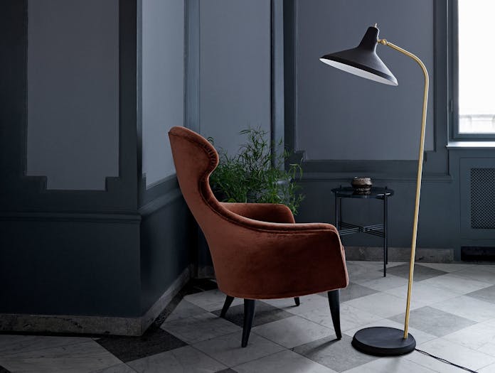 Gubi Eva Lounge Chair G10 Floor Lamp