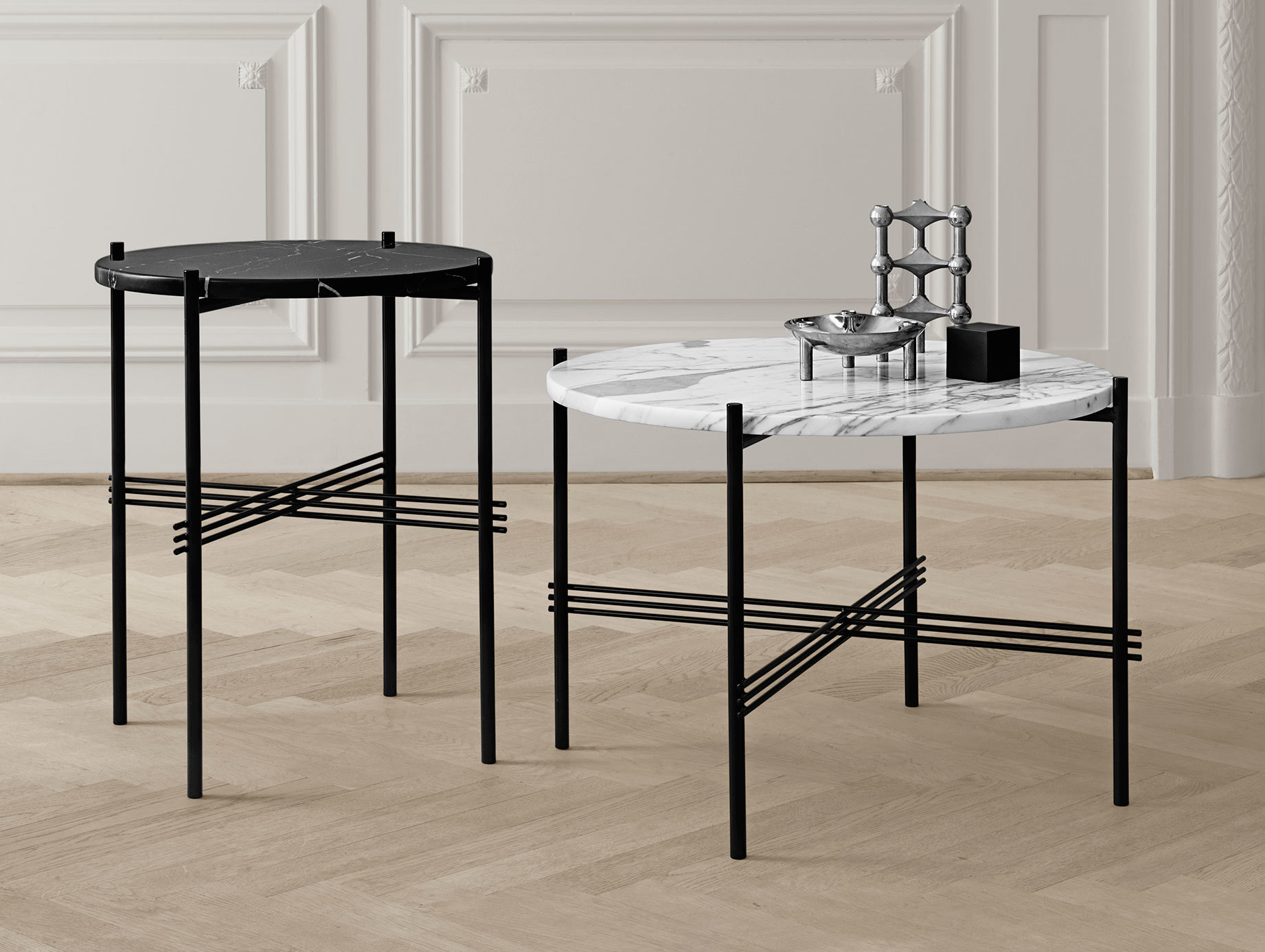 Gubi Ts Lounge Table 40 Black 55 White