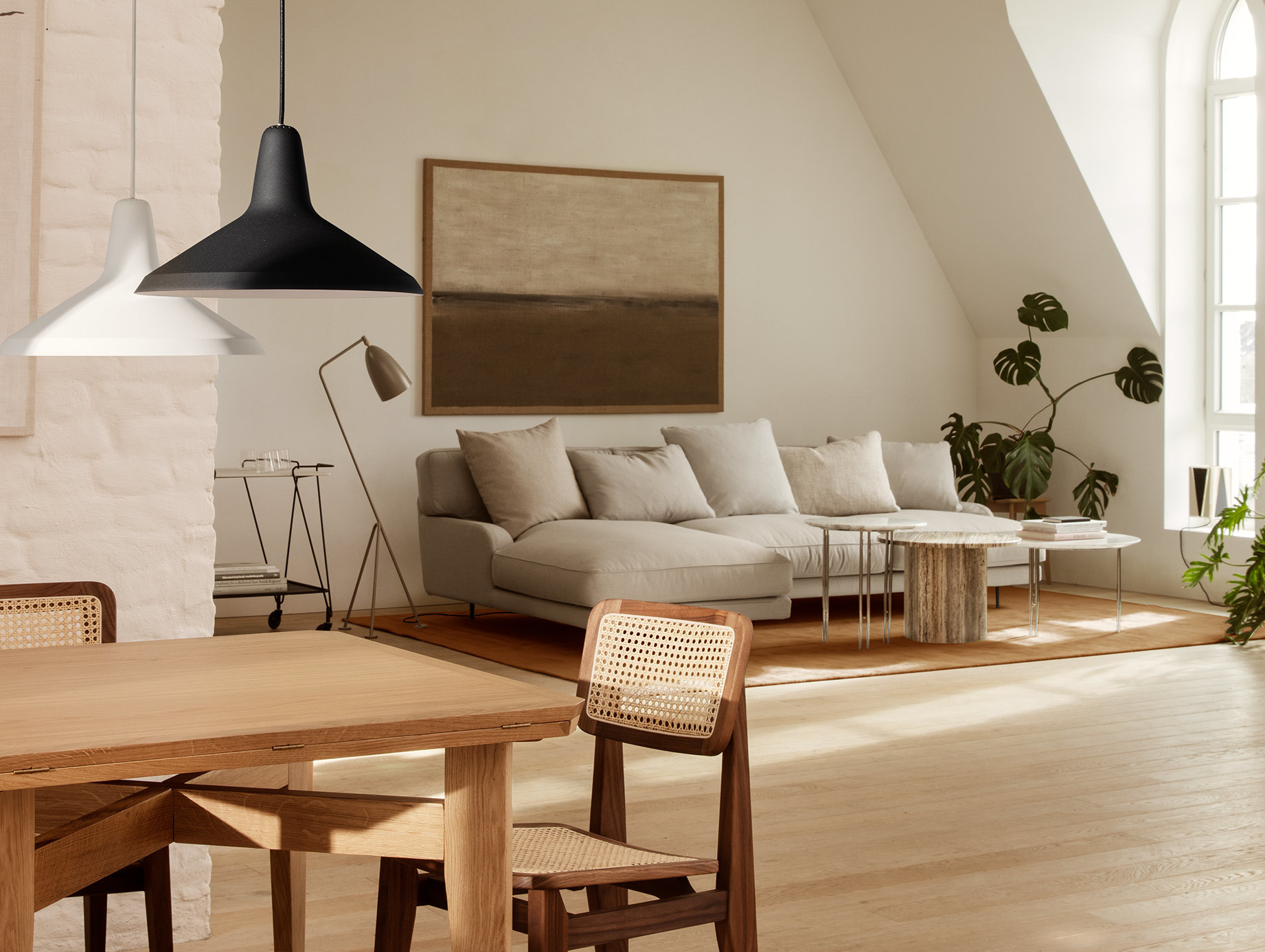 Gubi flaneur sofa lifestyle 5